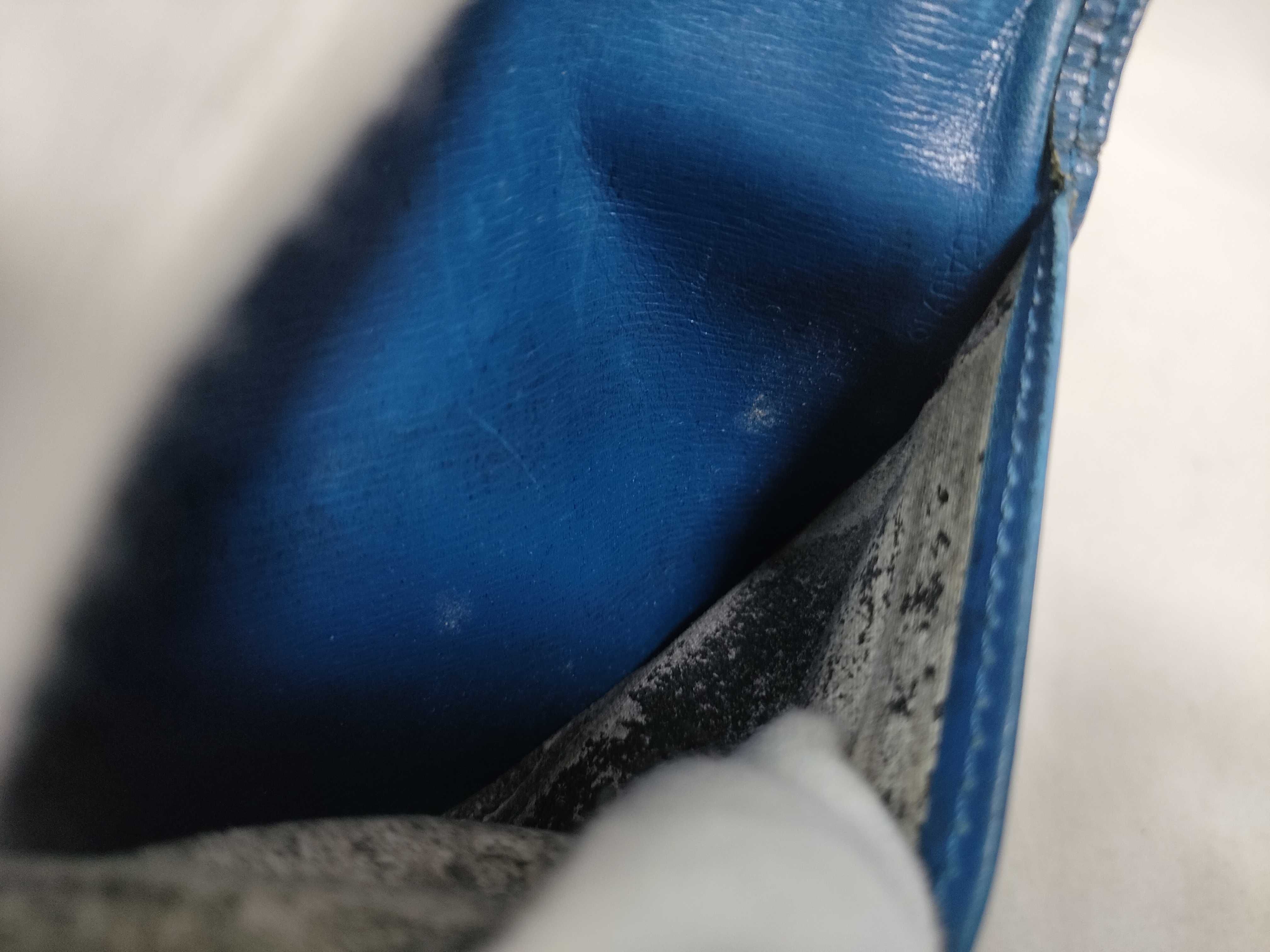 Epi Louis Vuitton Epi International CA0916 Wallet — view 14