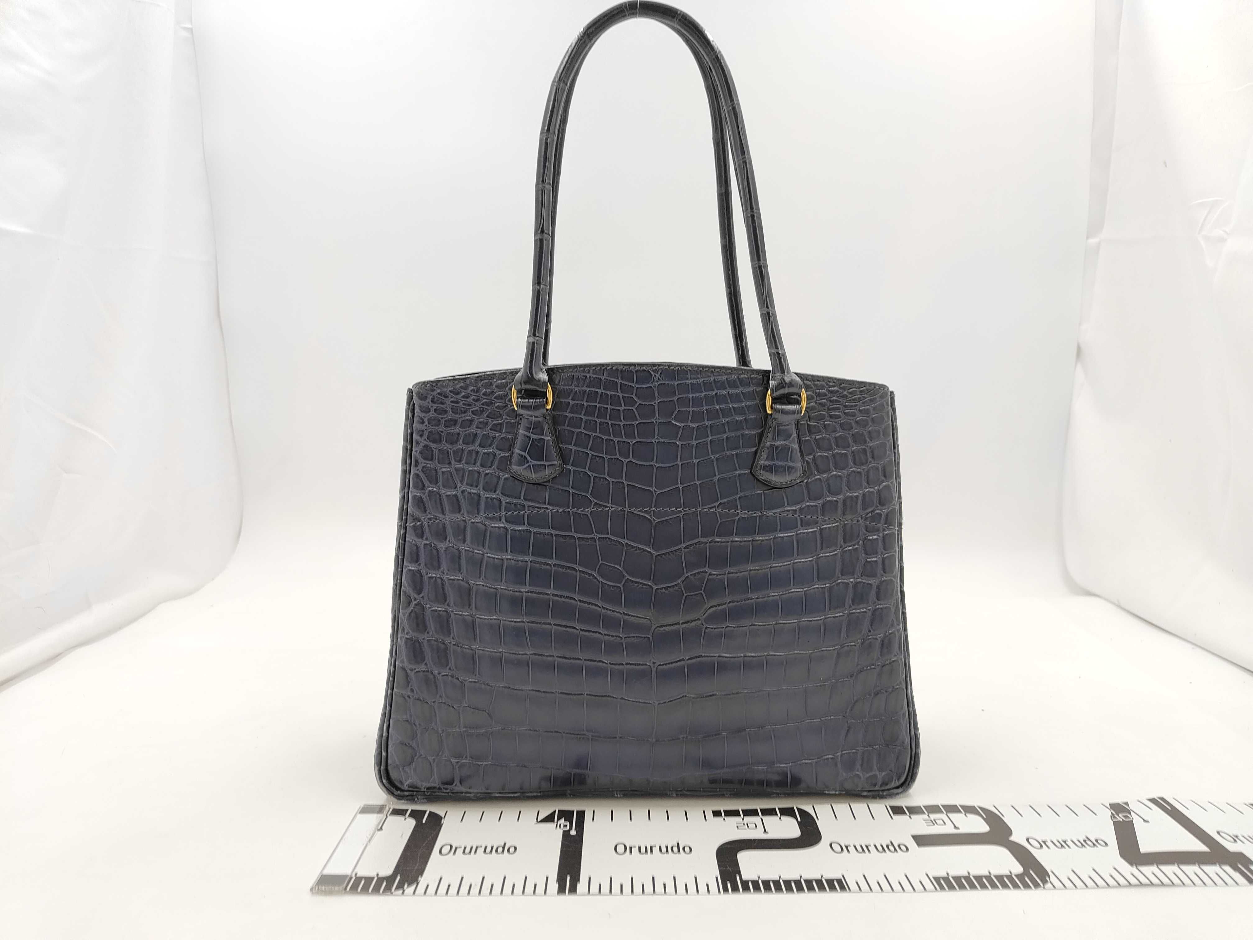 LA Tote Niloticus Navy Blue Gold Hardware F Handbag — view 2