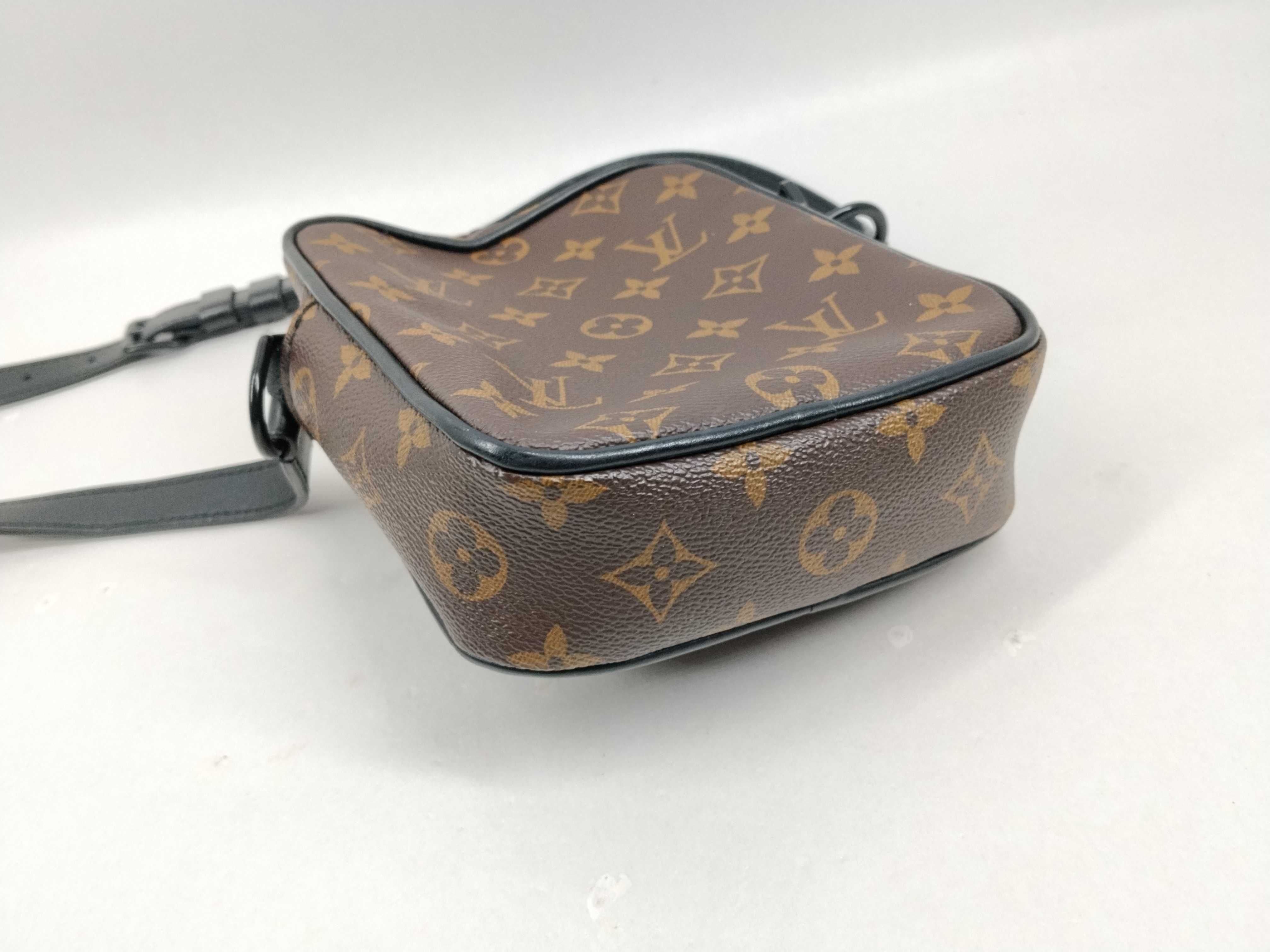 Monogram Macassar Louis Vuitton Macassar Christopher Wearable Wallet Shoulder Bag M69404 Shoulder Bag — view 4
