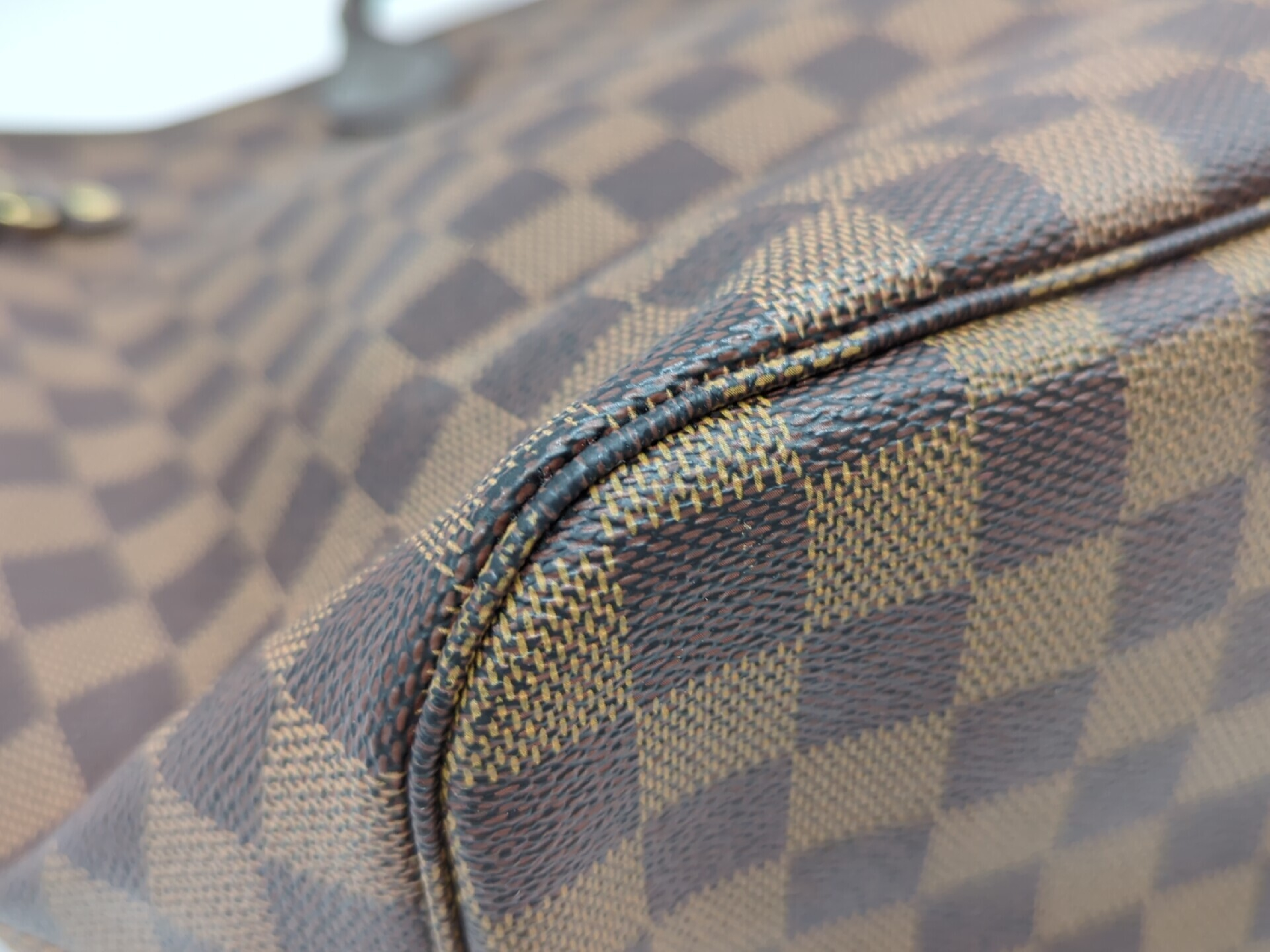 N40603 Damier Neverfull MM Tote Bag — view 3