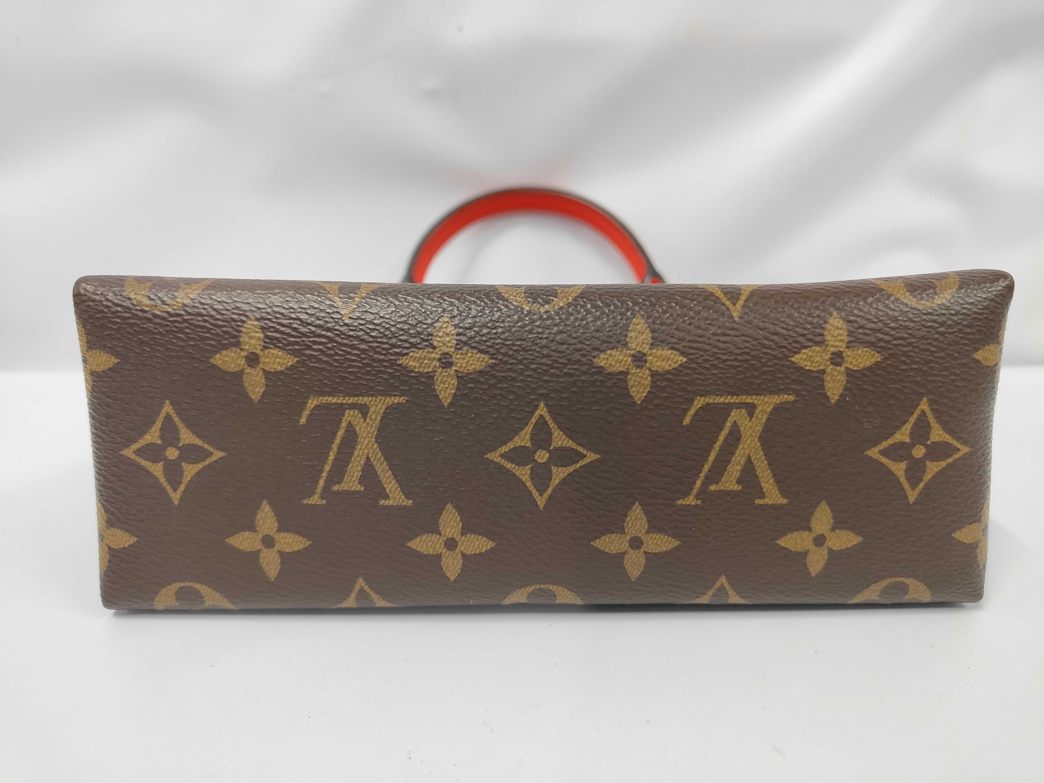 Lockit Red M44322 Handbag — view 3