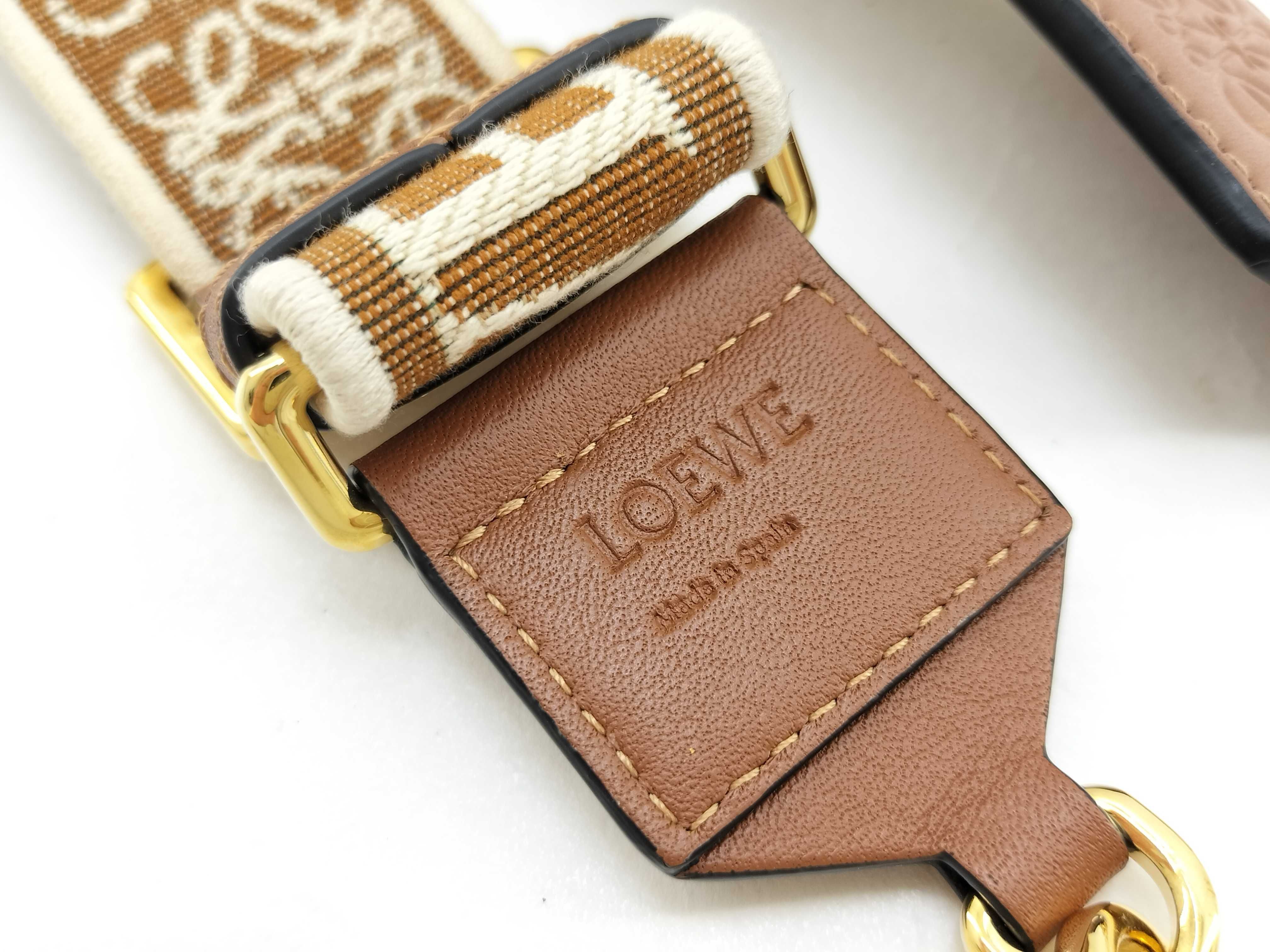 shoulder strap, Anagram design, canvas and leather, brown, gold hardware. — view 6