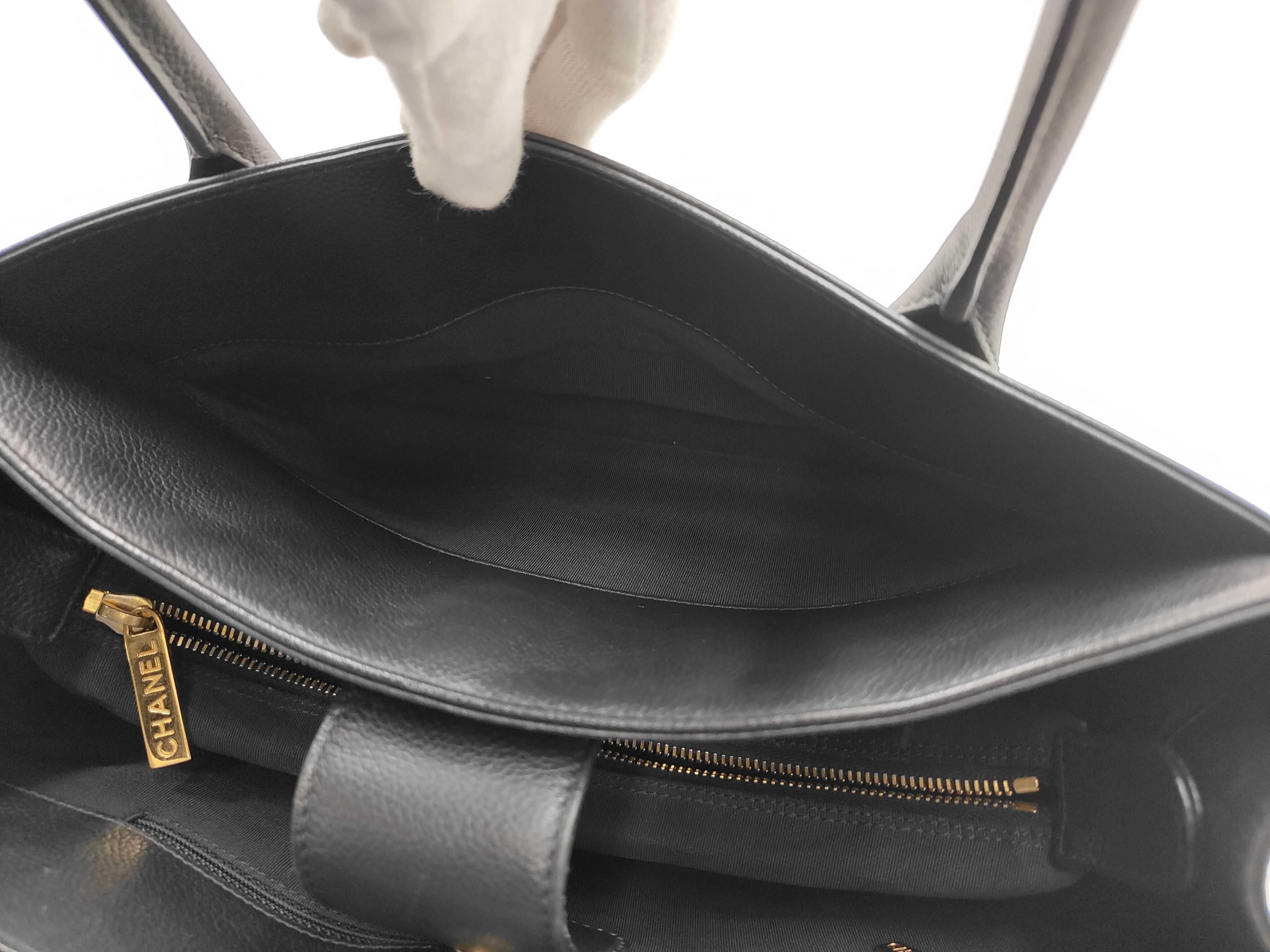 Executive Tote Bag, Black, with pouch and guarantee card, serial number in the 17th range. — view 13