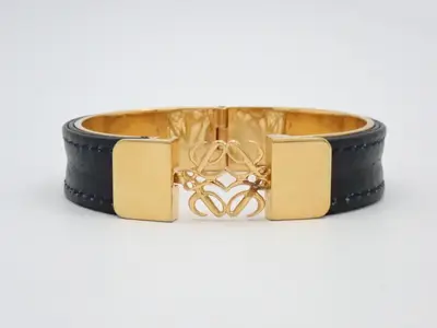 Anagram Bangle, wrist circumference approximately 17.5 cm