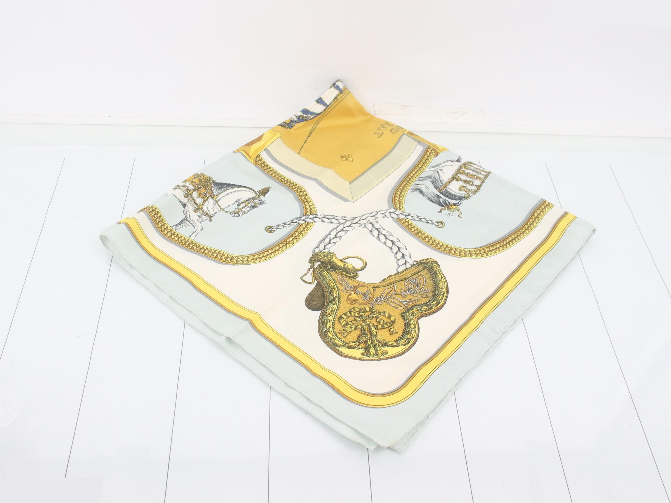 scarf — view 2