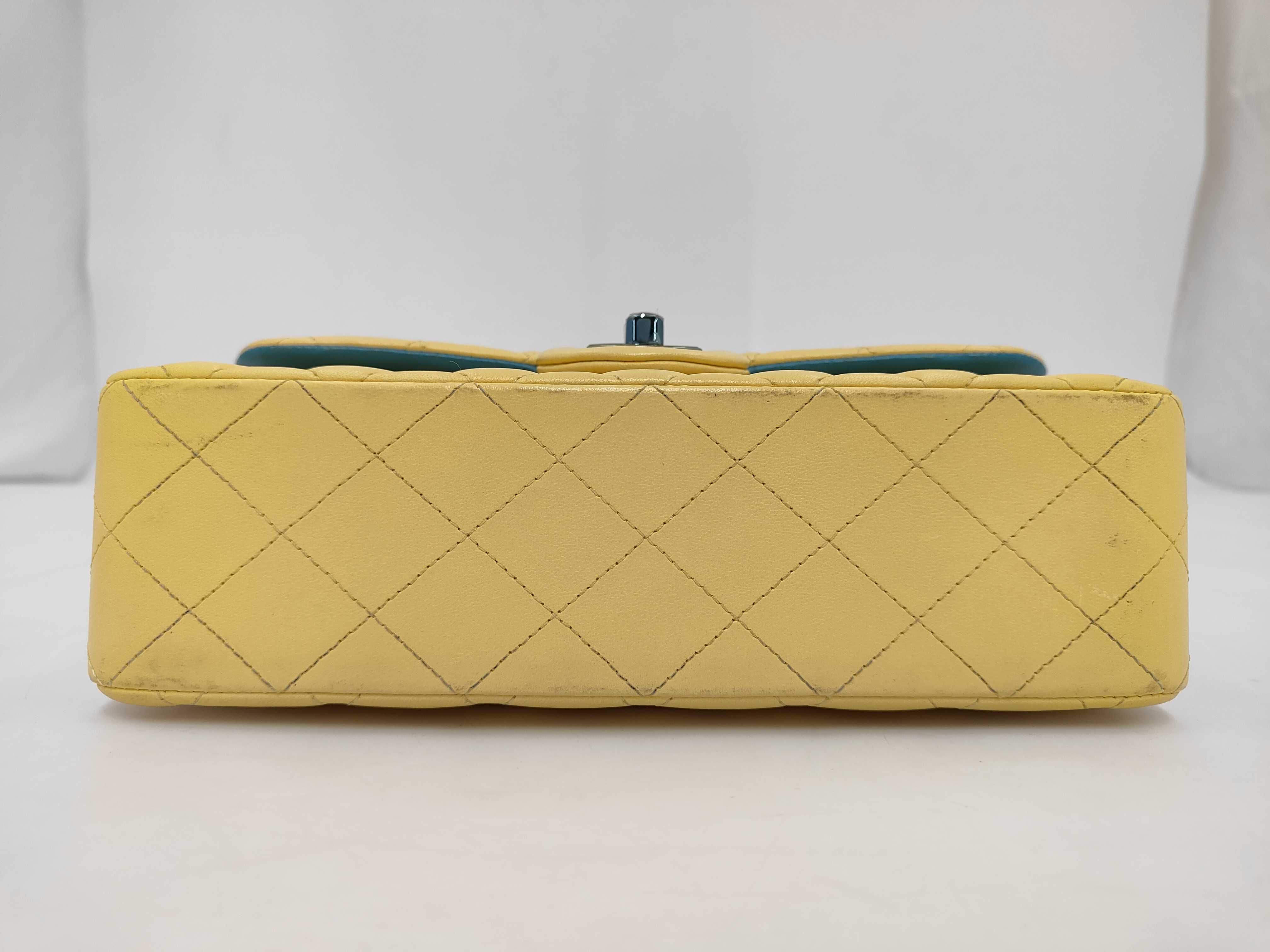 Matelassé 23 Double Flap Double Chain Lambskin Shoulder Bag — view 3