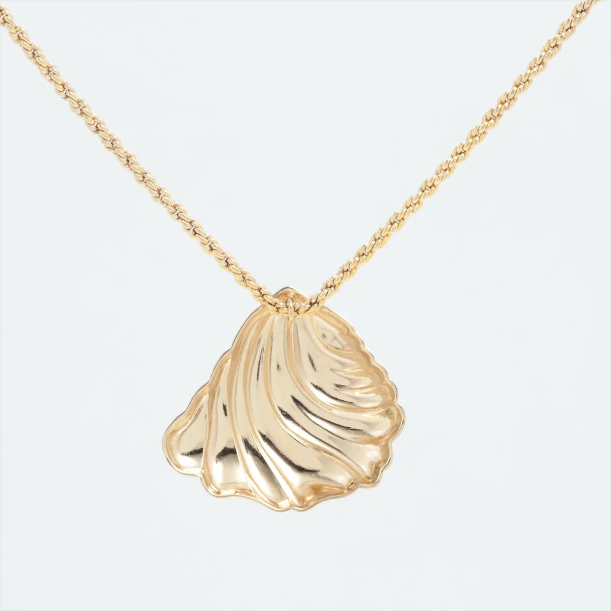 shell motif necklace, GP gold, — view 2