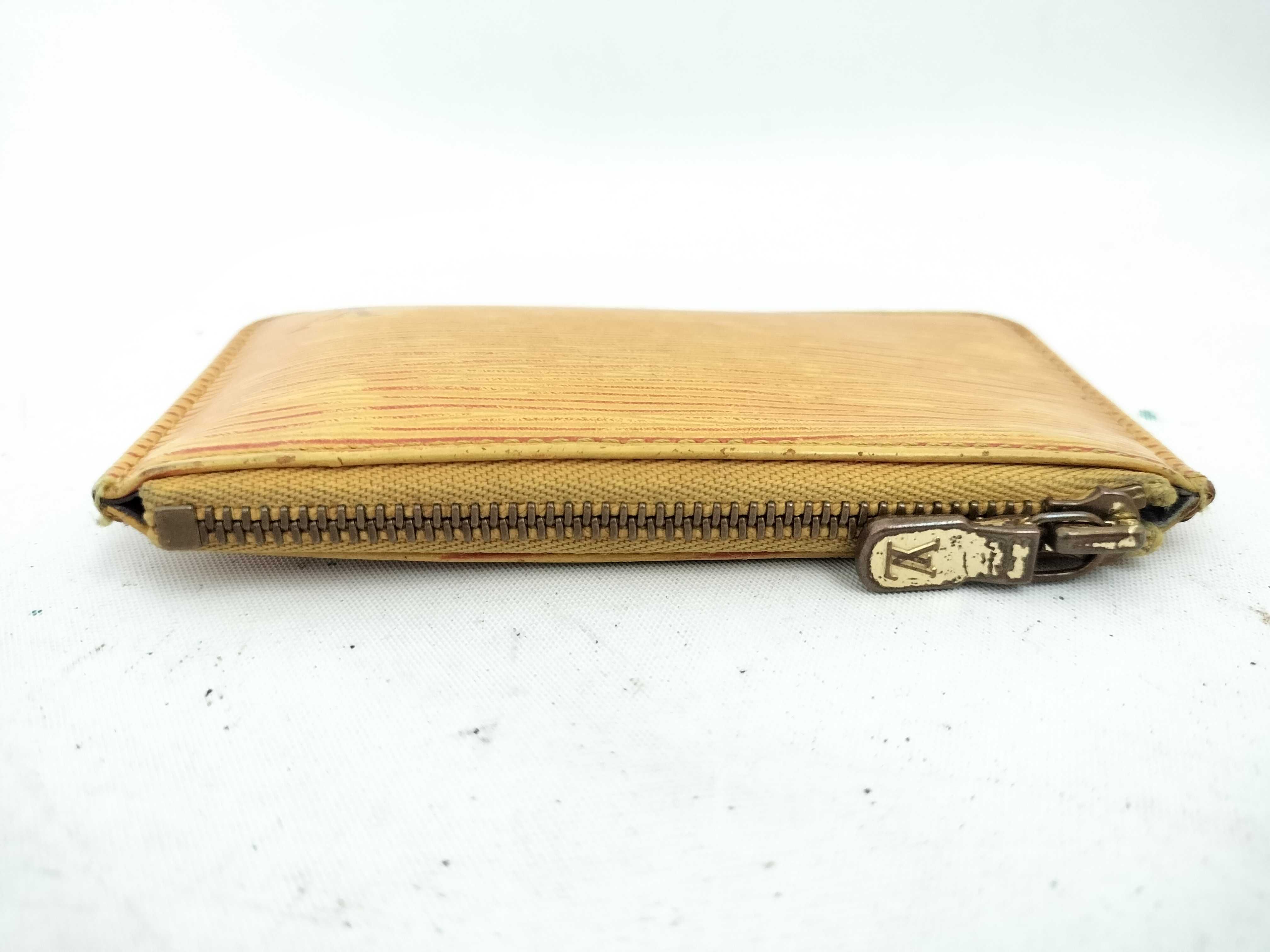 Epi Pochette Cleat Coin Case Coin Purse MI09*3 M63809 Coin Case — view 6