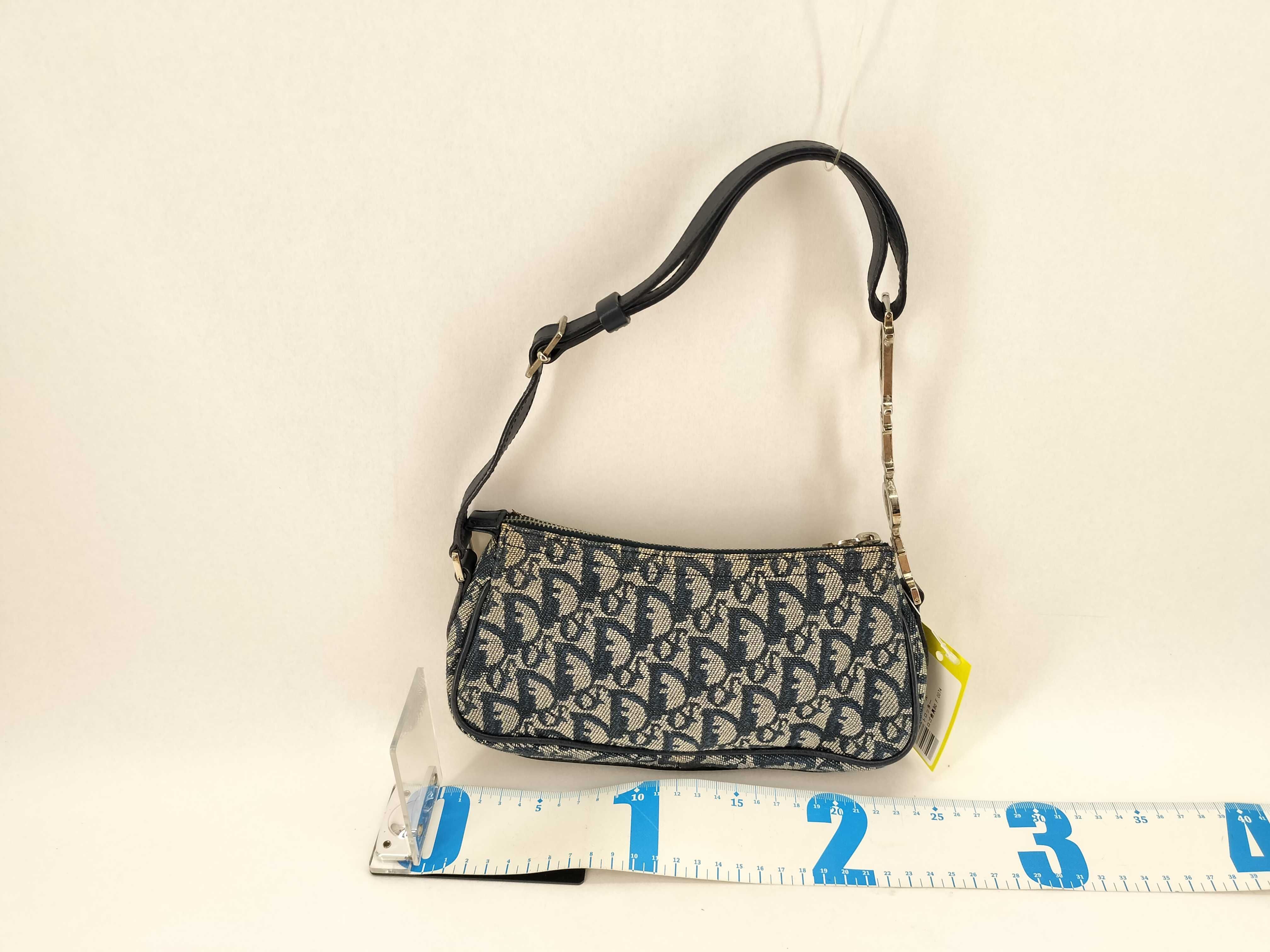 Trotter logo hardware shoulder bag — view 2