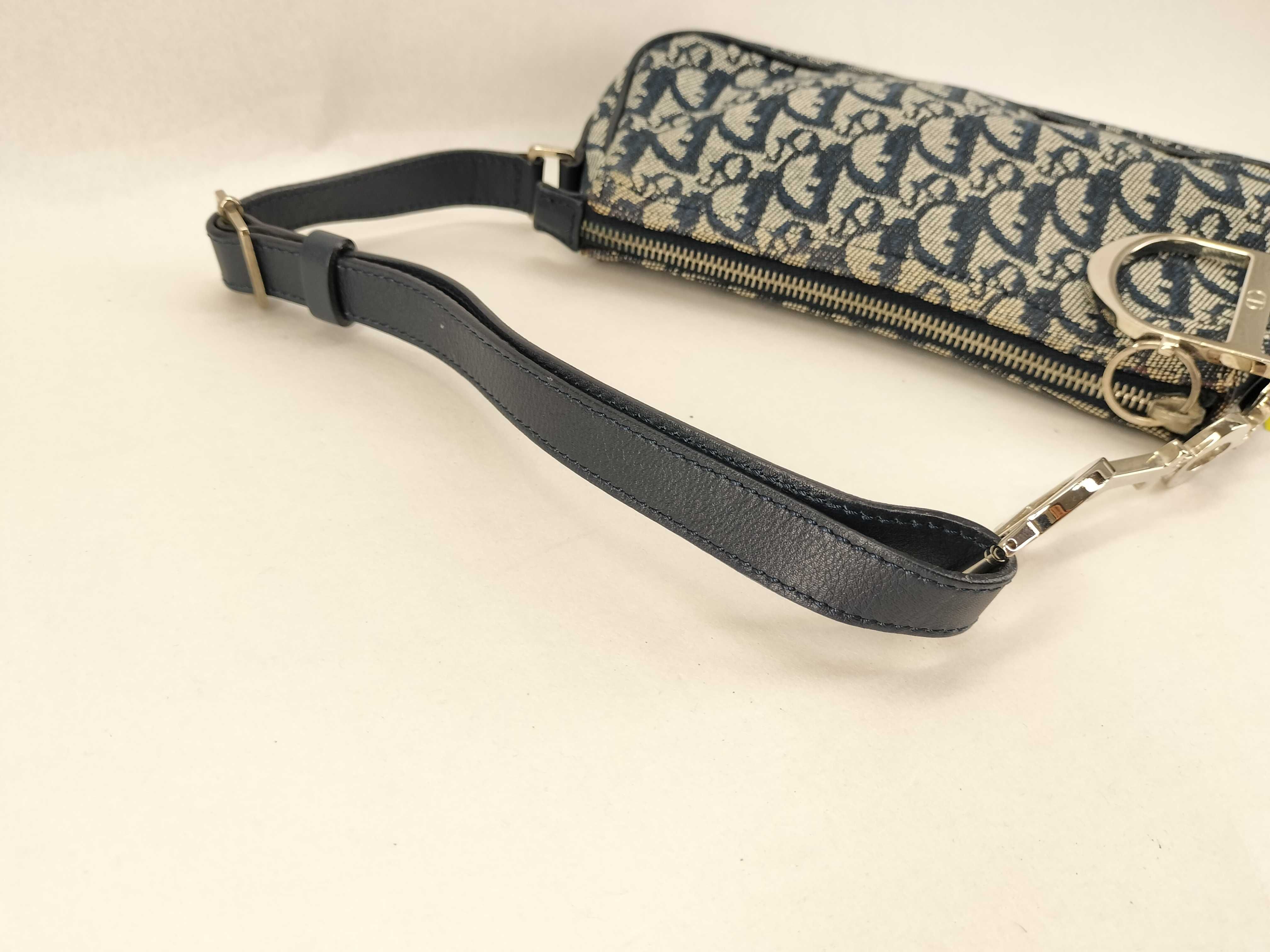 Trotter logo hardware shoulder bag — view 3