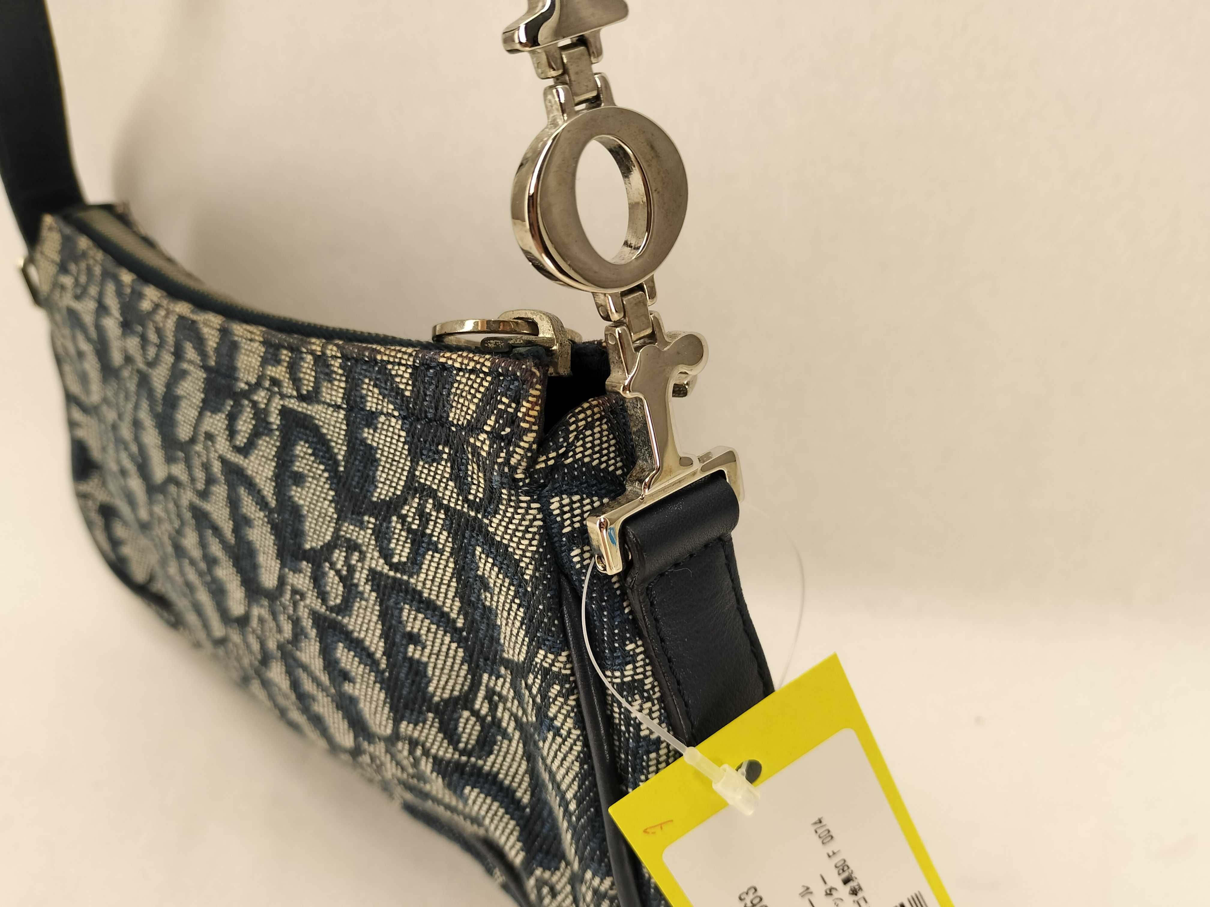Trotter logo hardware shoulder bag — view 5