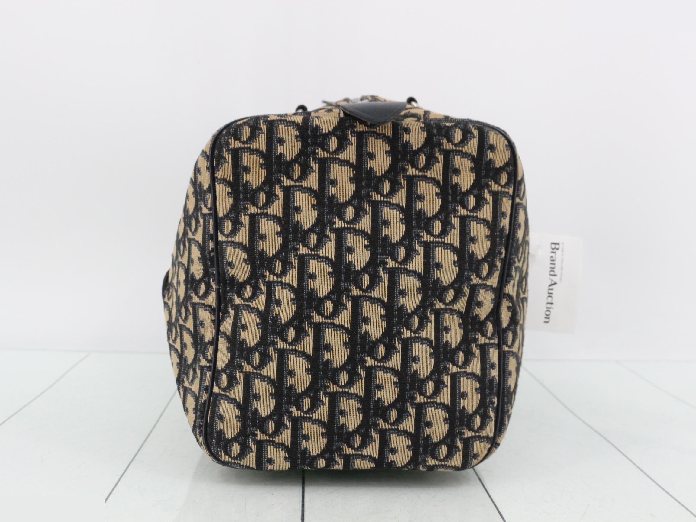 handbag — view 3