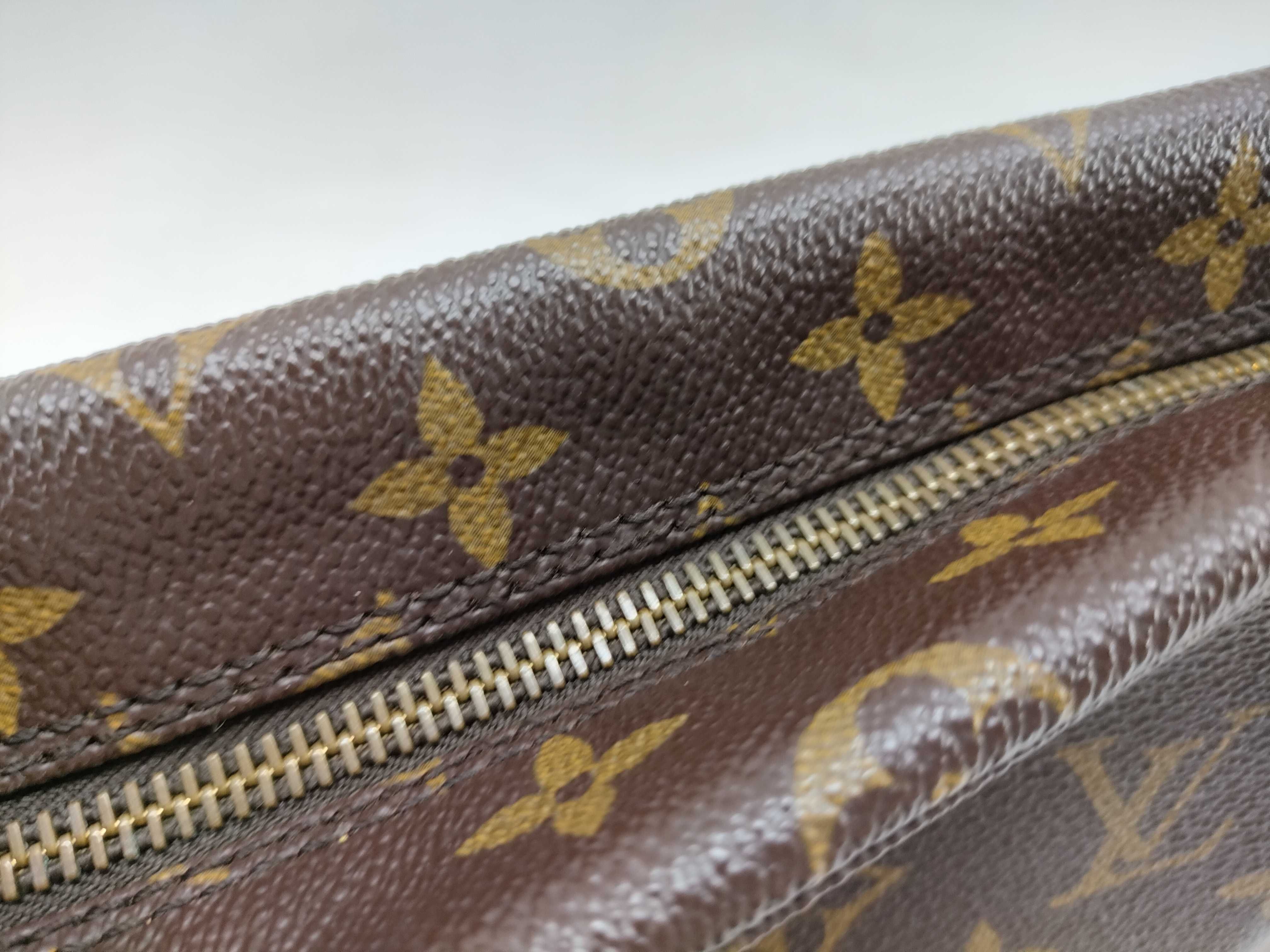 Monogram Louis Vuitton Monogram Trousse Toilette 28 Pouch — view 3