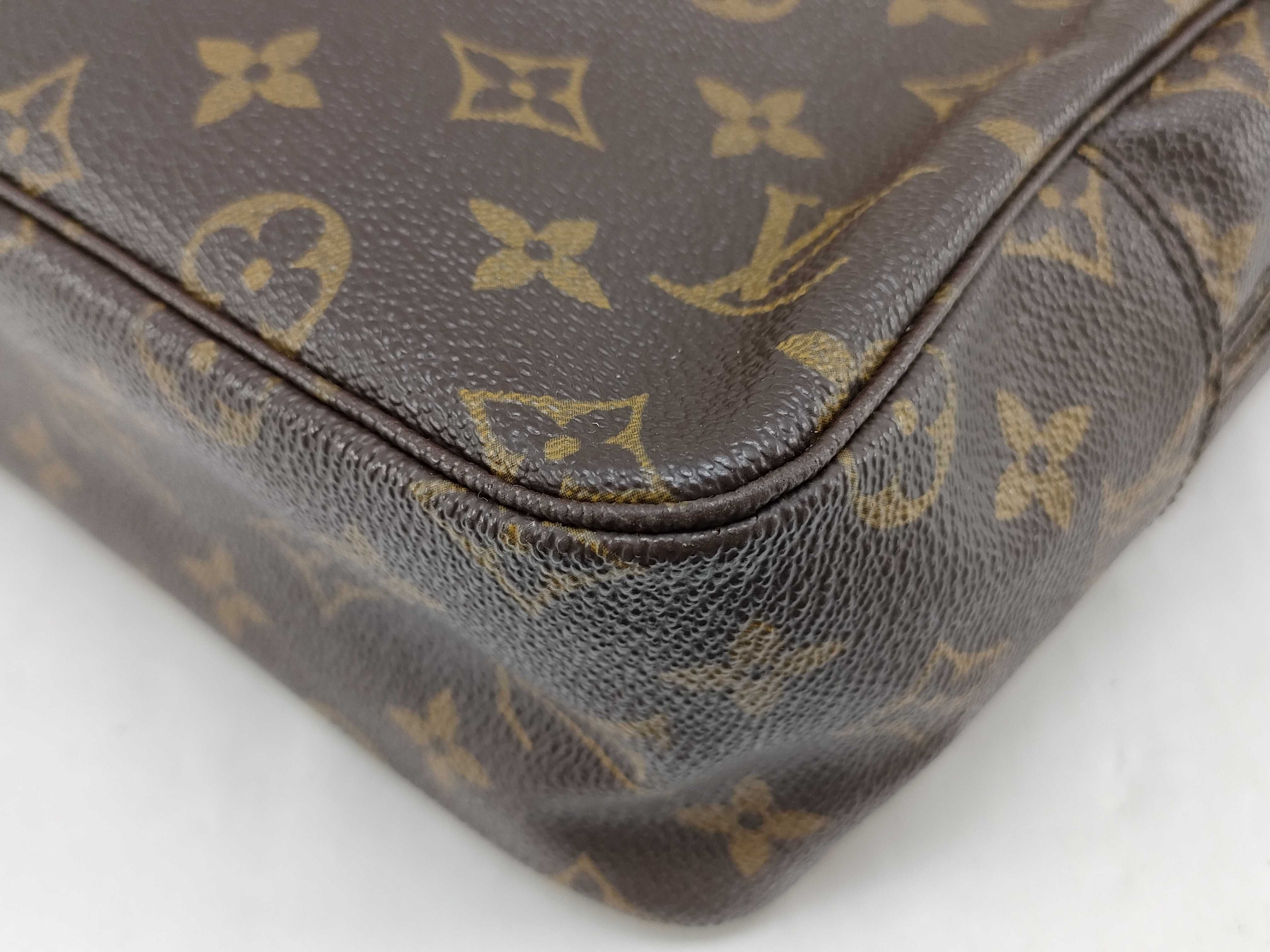 Monogram Louis Vuitton Monogram Trousse Toilette 28 Pouch — view 4