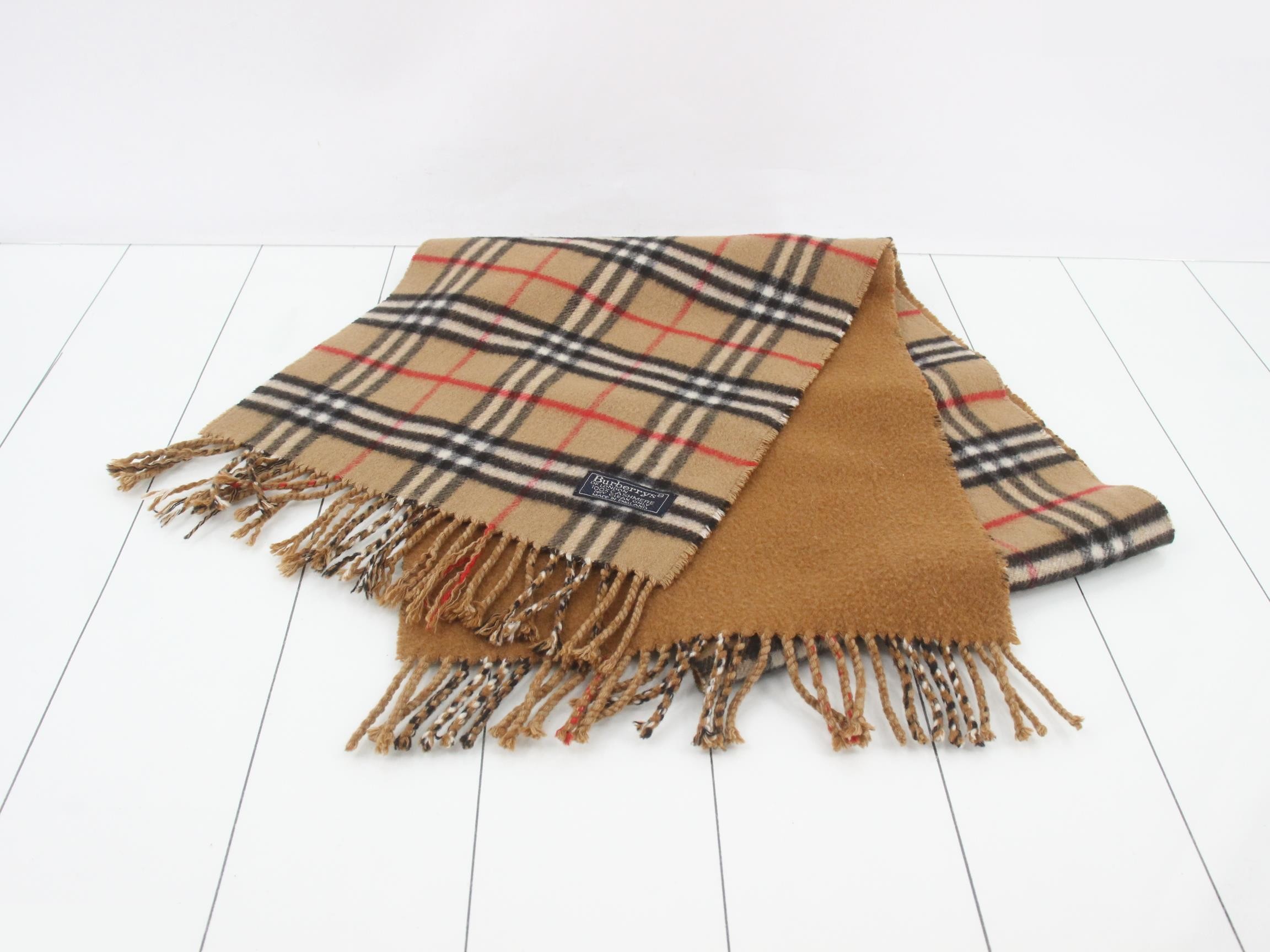 Cashmere accessories, scarves, and small items. — view 2