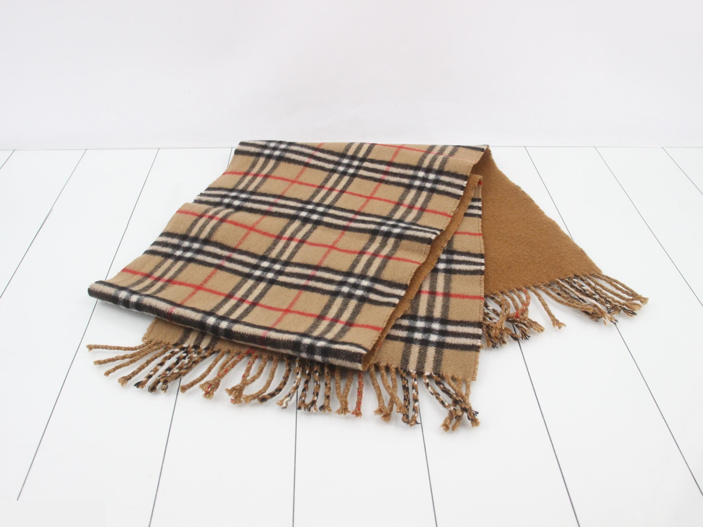 Cashmere accessories, scarves, and small items. — view 3