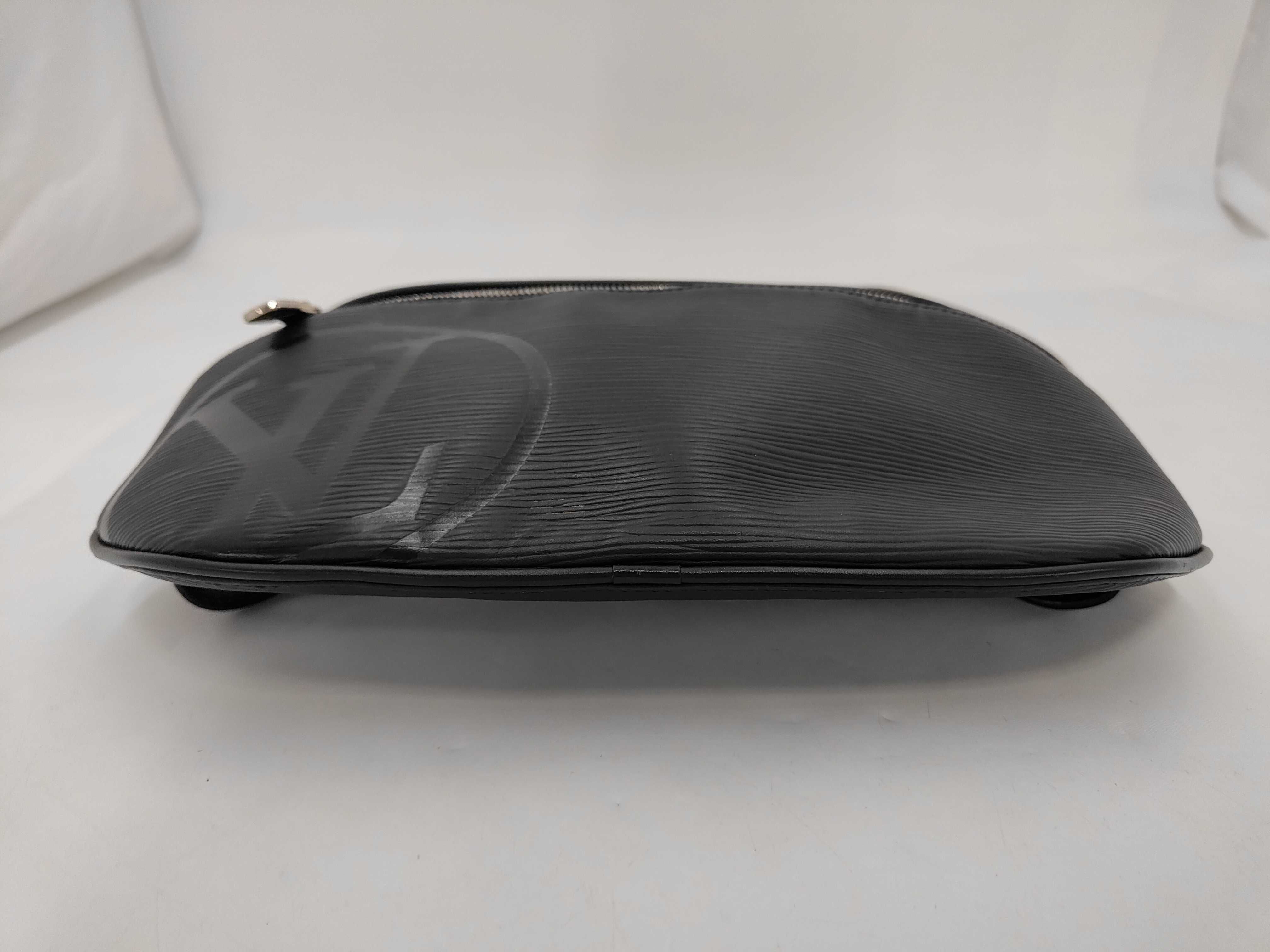 Epi LV Circle Bum Bag Black M53300 NZ0198 RFID verified waist bag — view 3