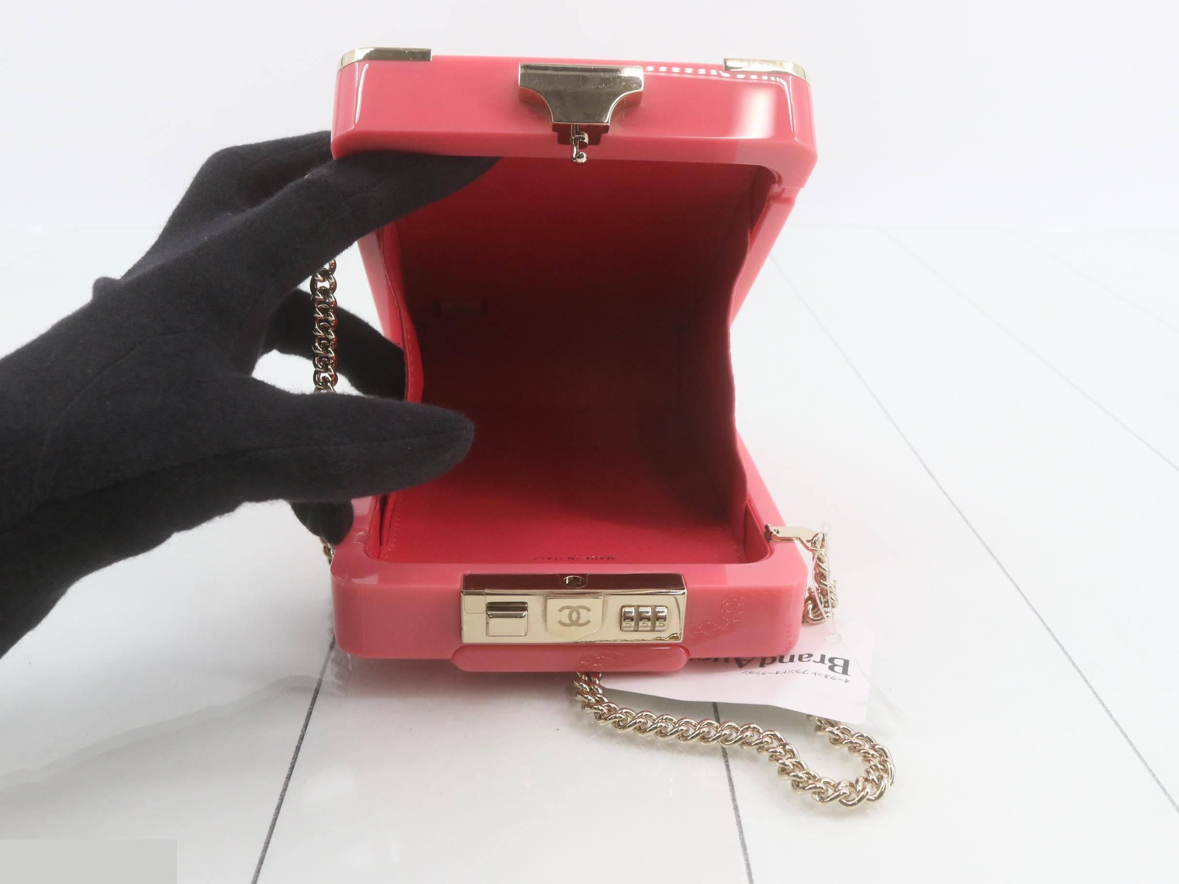 Coco Mark Chain Shoulder Bag (Pink) — view 4