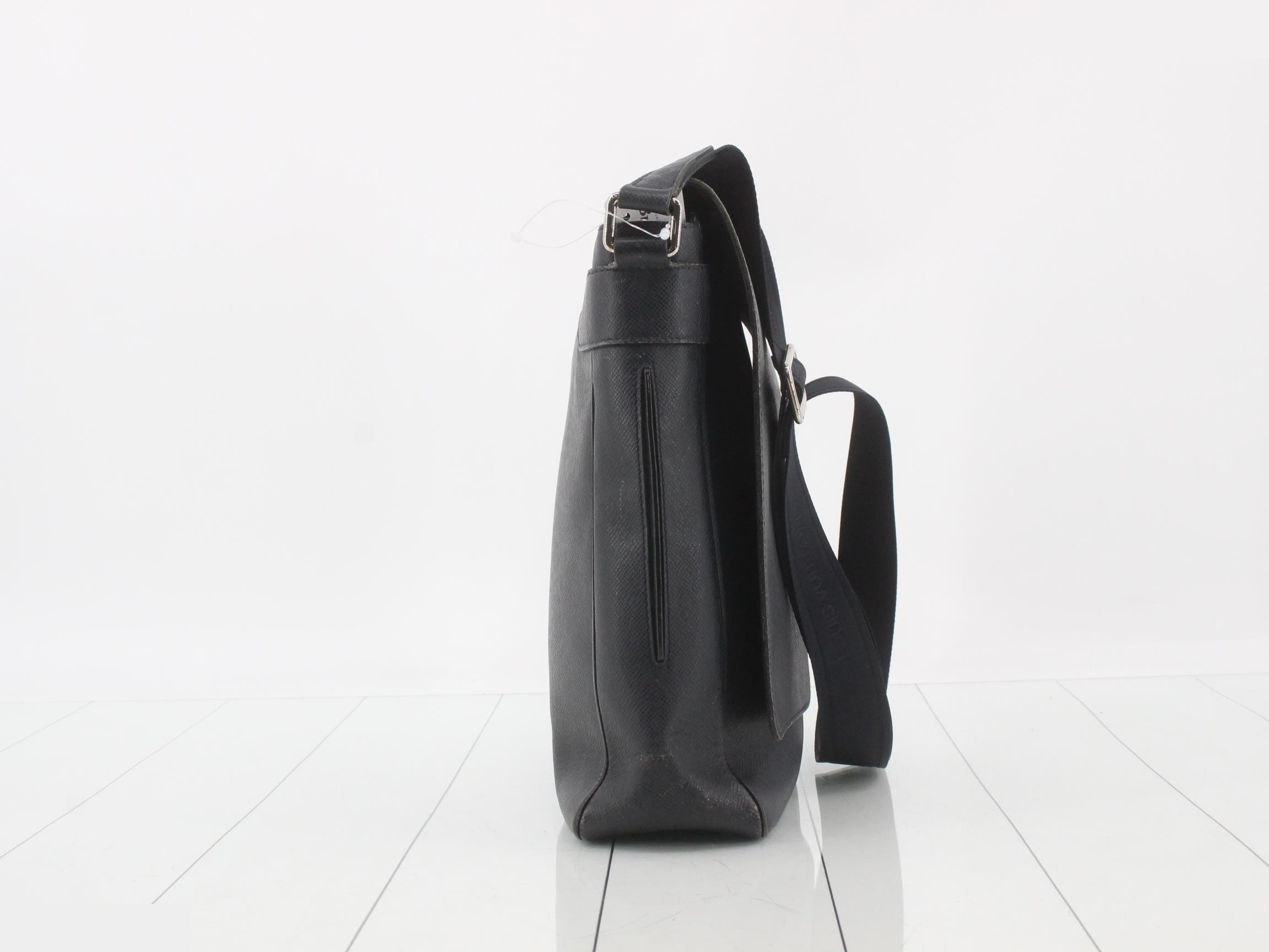Taiga Roman Shoulder Bag — view 4