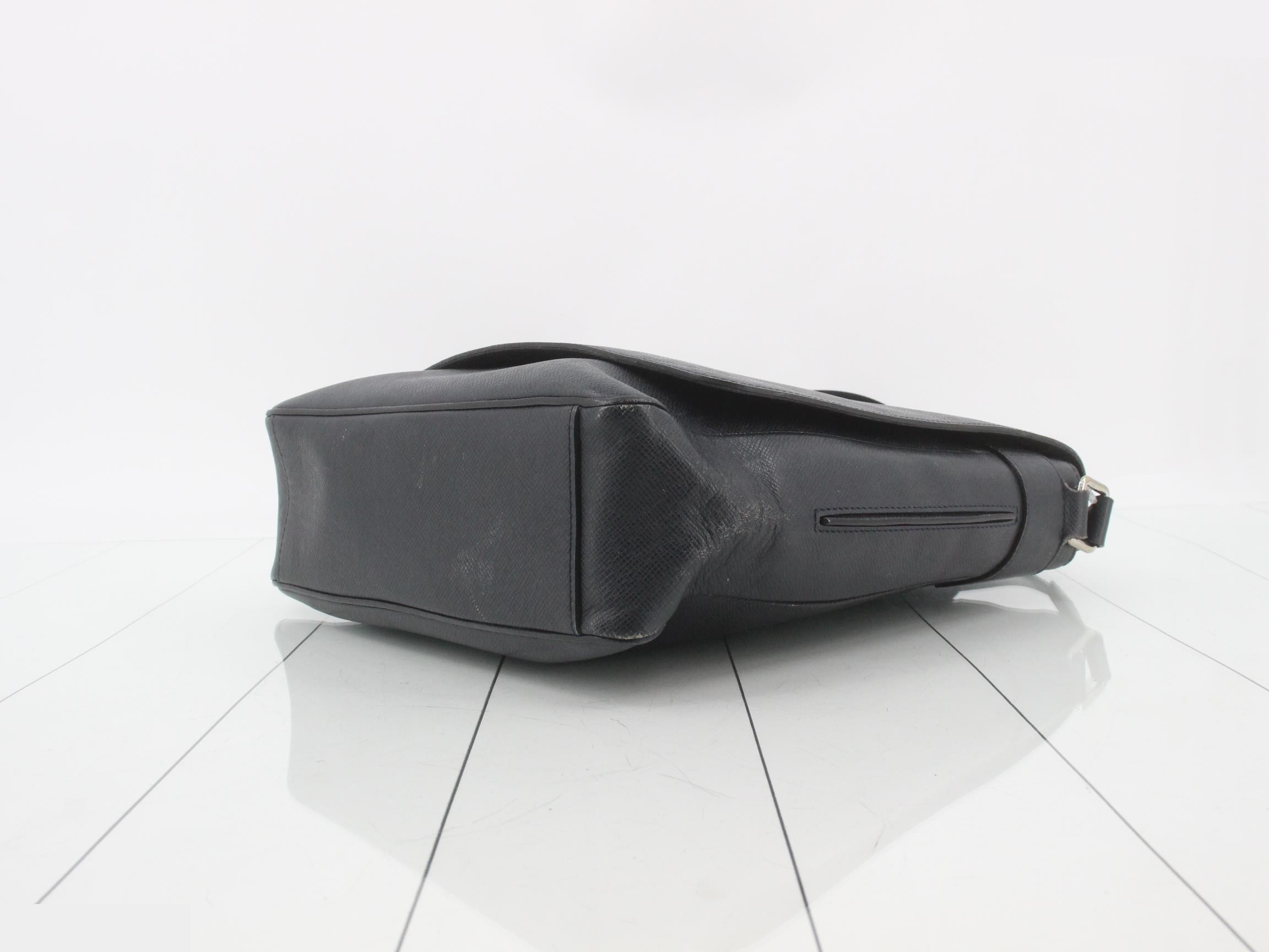 Taiga Roman Shoulder Bag — view 6