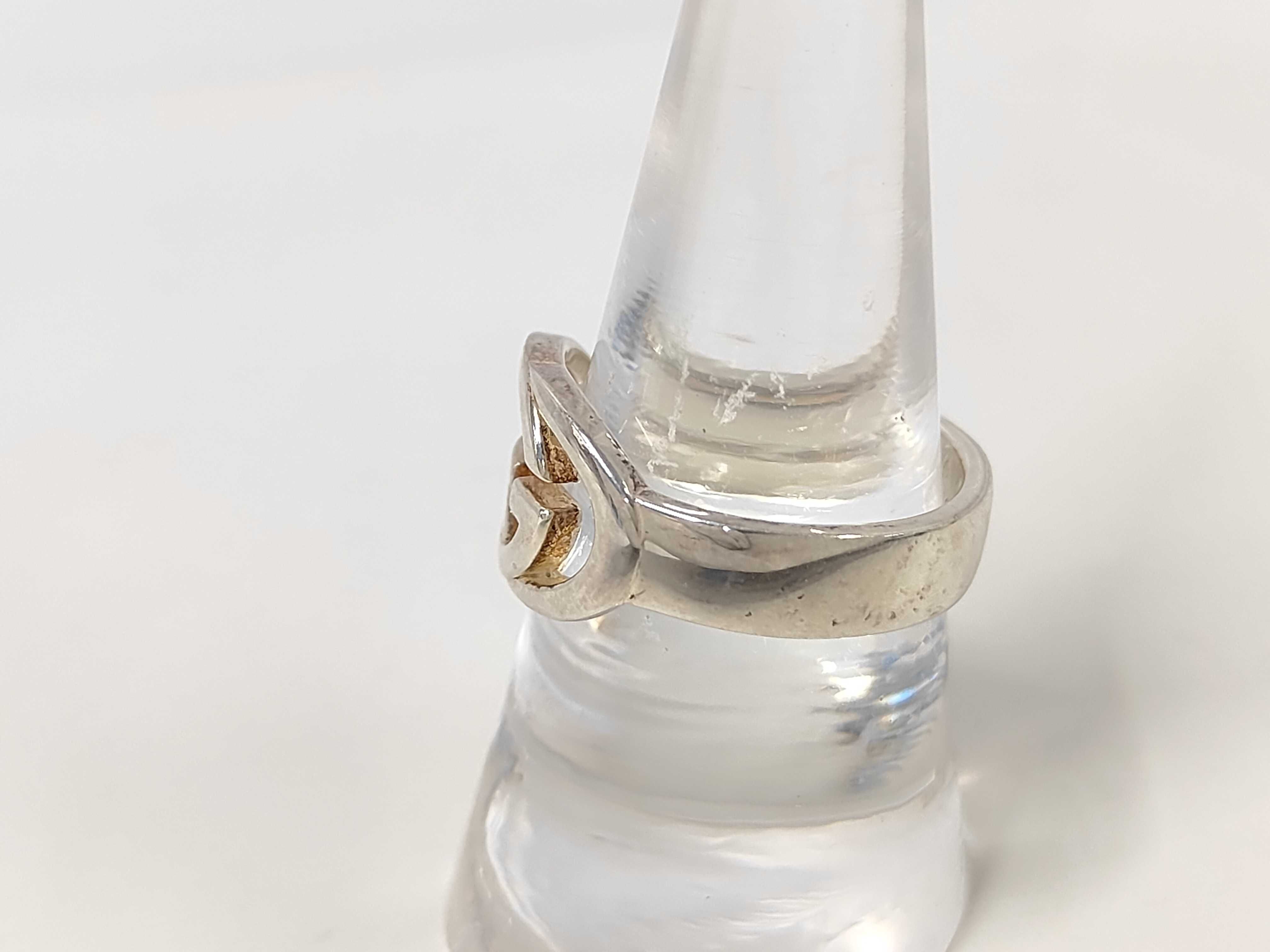 Interlocking G / Ring / SV Ring — view 2