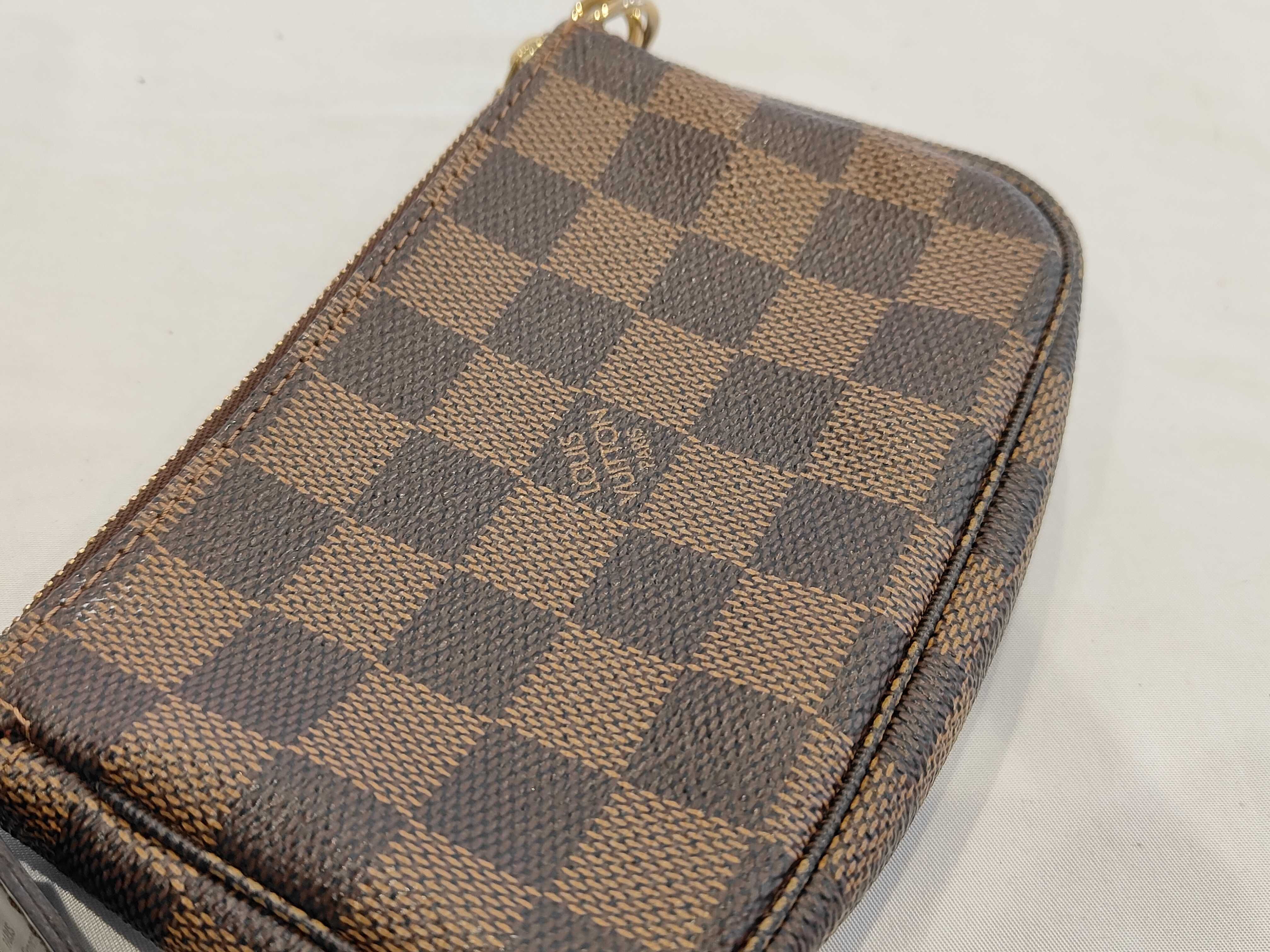 Damier Mini Accessory Damier T&B Shoulder Bag — view 11