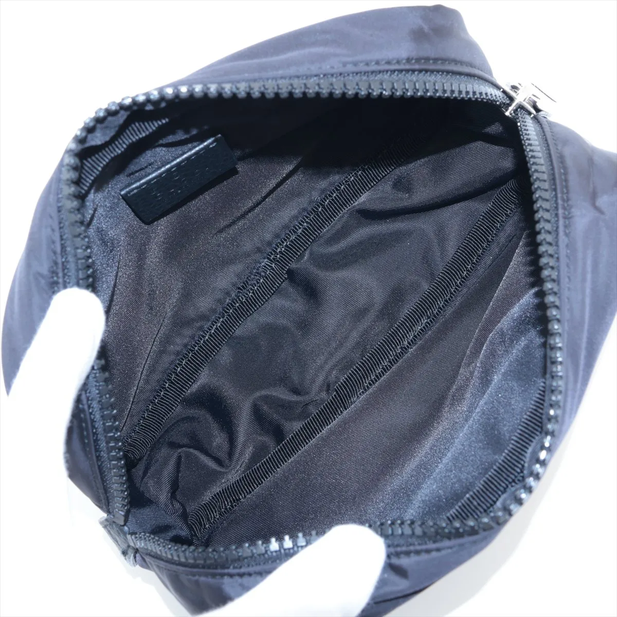 GG Nylon 510341 Nylon x Leather Pouch Black with G mark — view 3