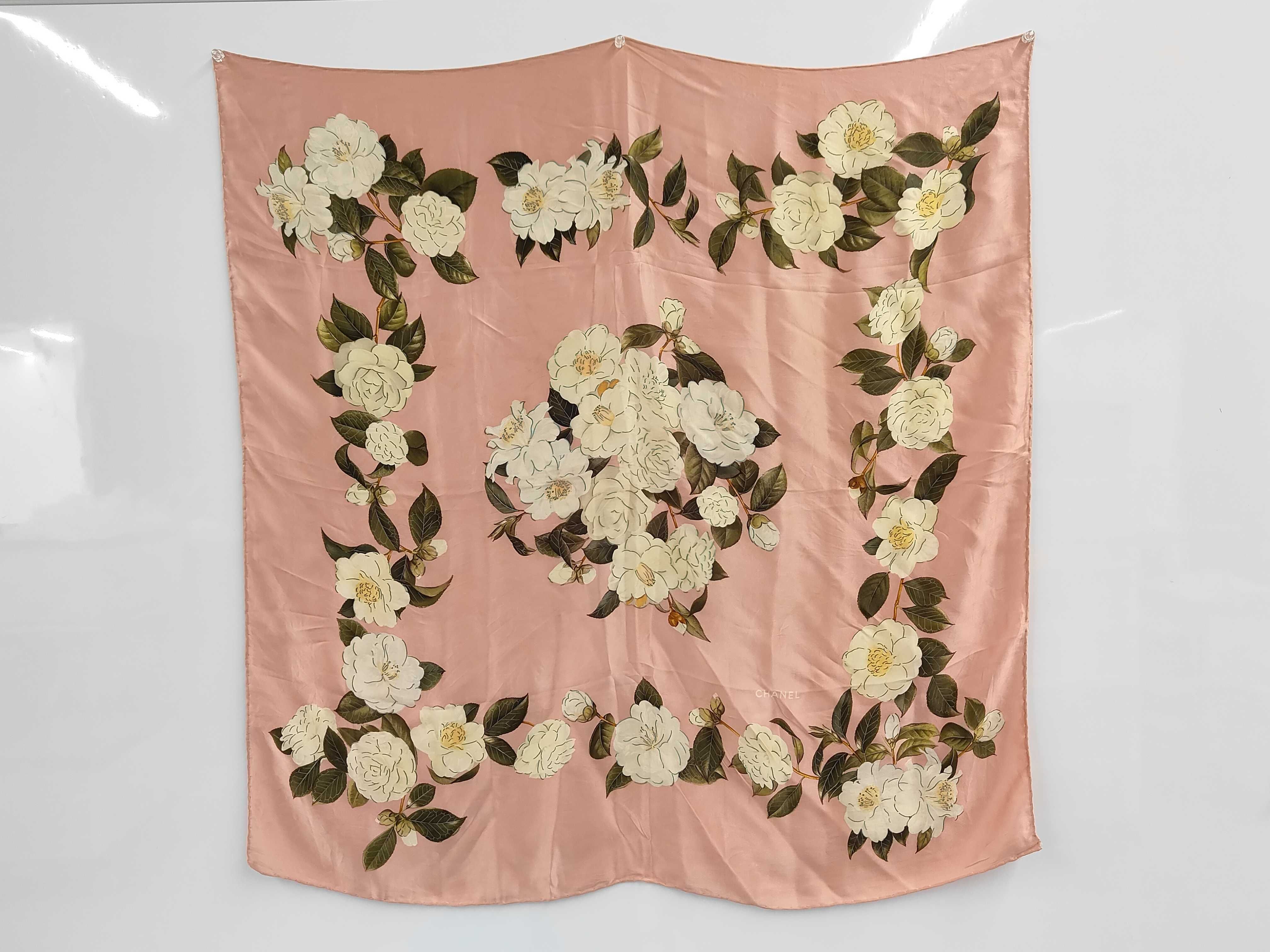 scarf, camellia design, 100% silk, pink, with tag. Other accessories.