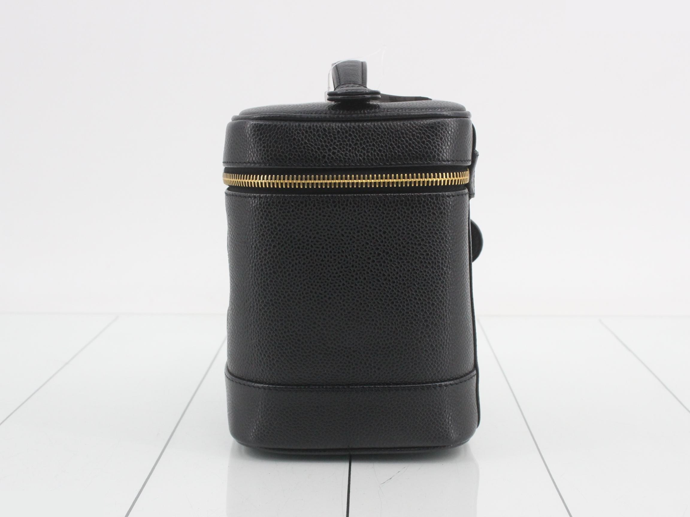 Vanity bag, caviar leather — view 3