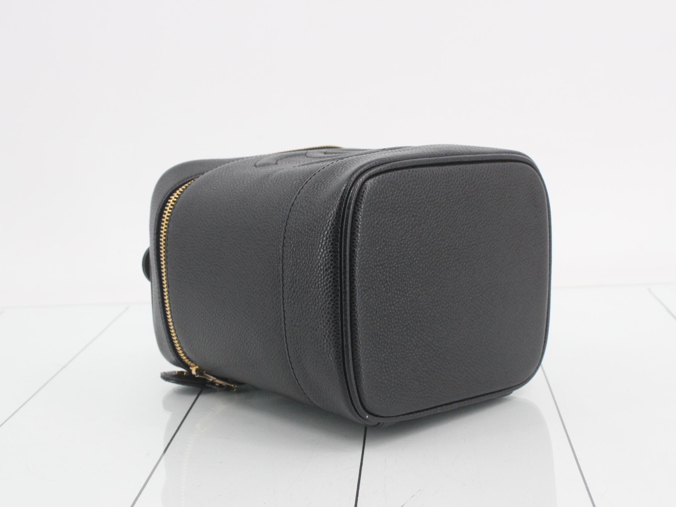 Vanity bag, caviar leather — view 5