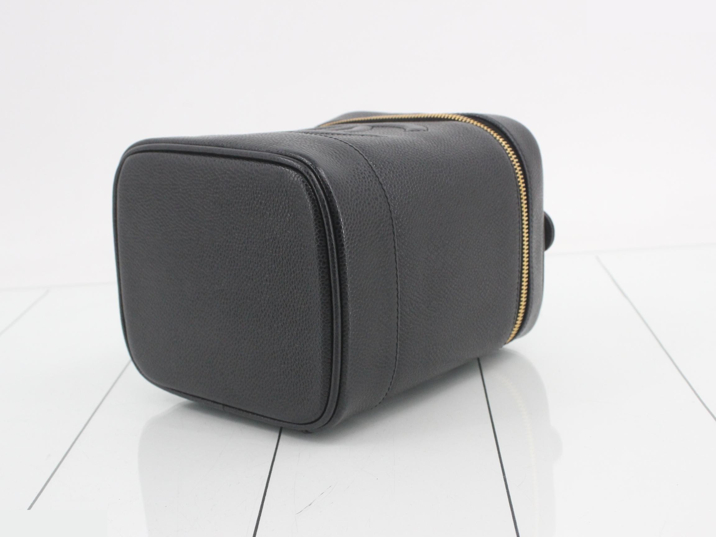 Vanity bag, caviar leather — view 6