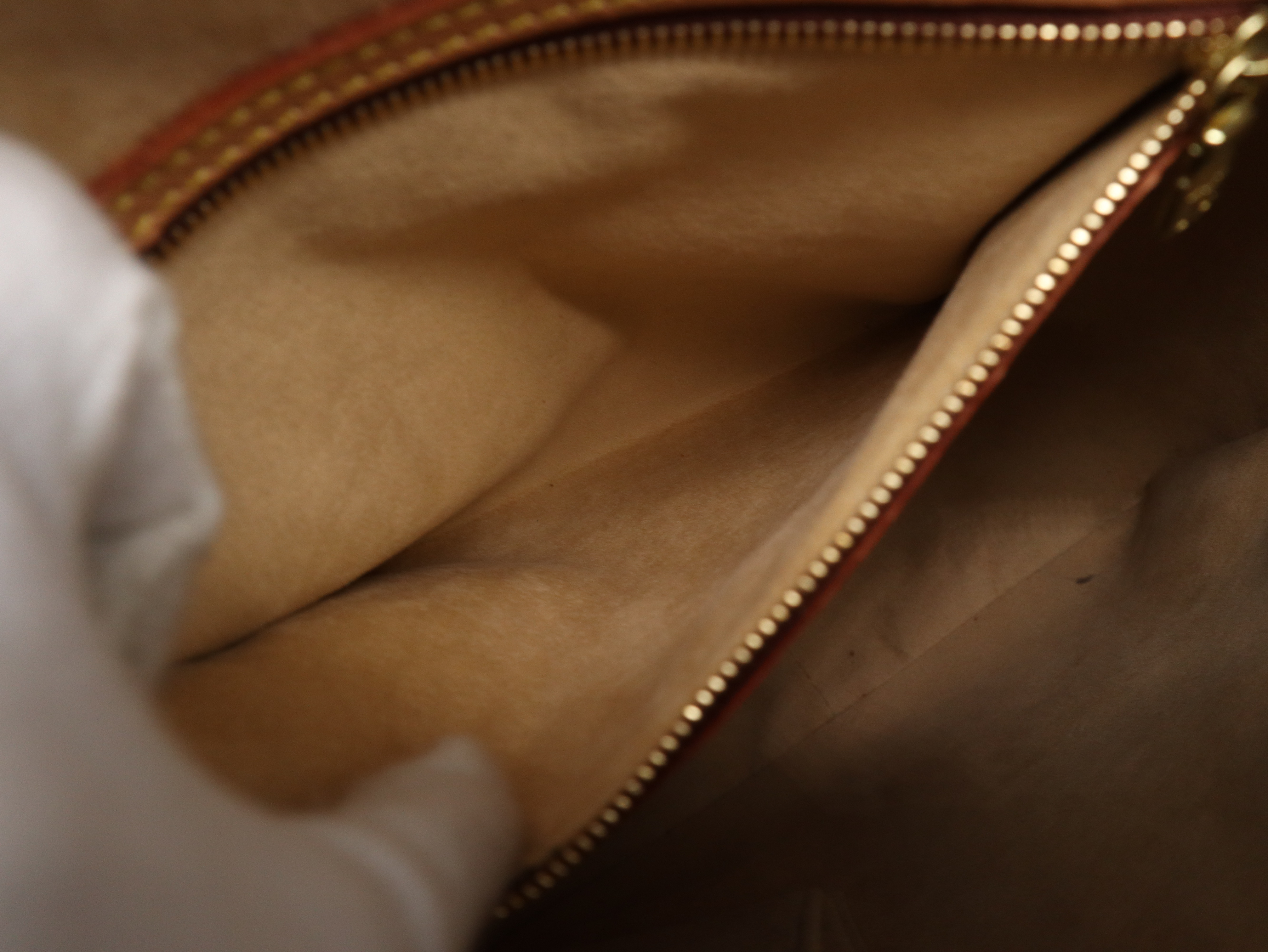 M51145 Monogram Looping GM Shoulder Bag — view 9