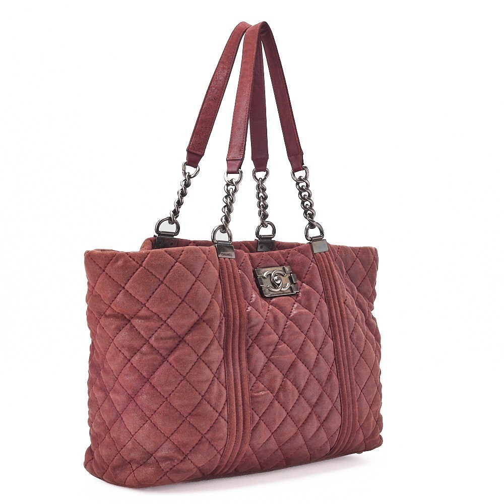 Sparkle leather Boy Chanel chain tote bag, Bordeaux, silver hardware, serial number 18 series. — view 3