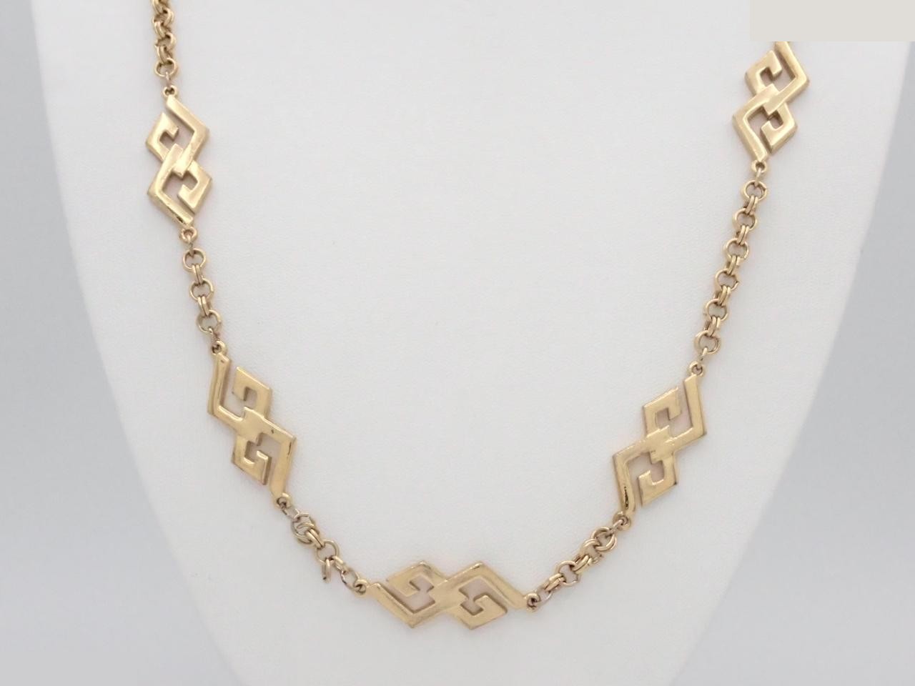 Necklace, chain approximately 72cm