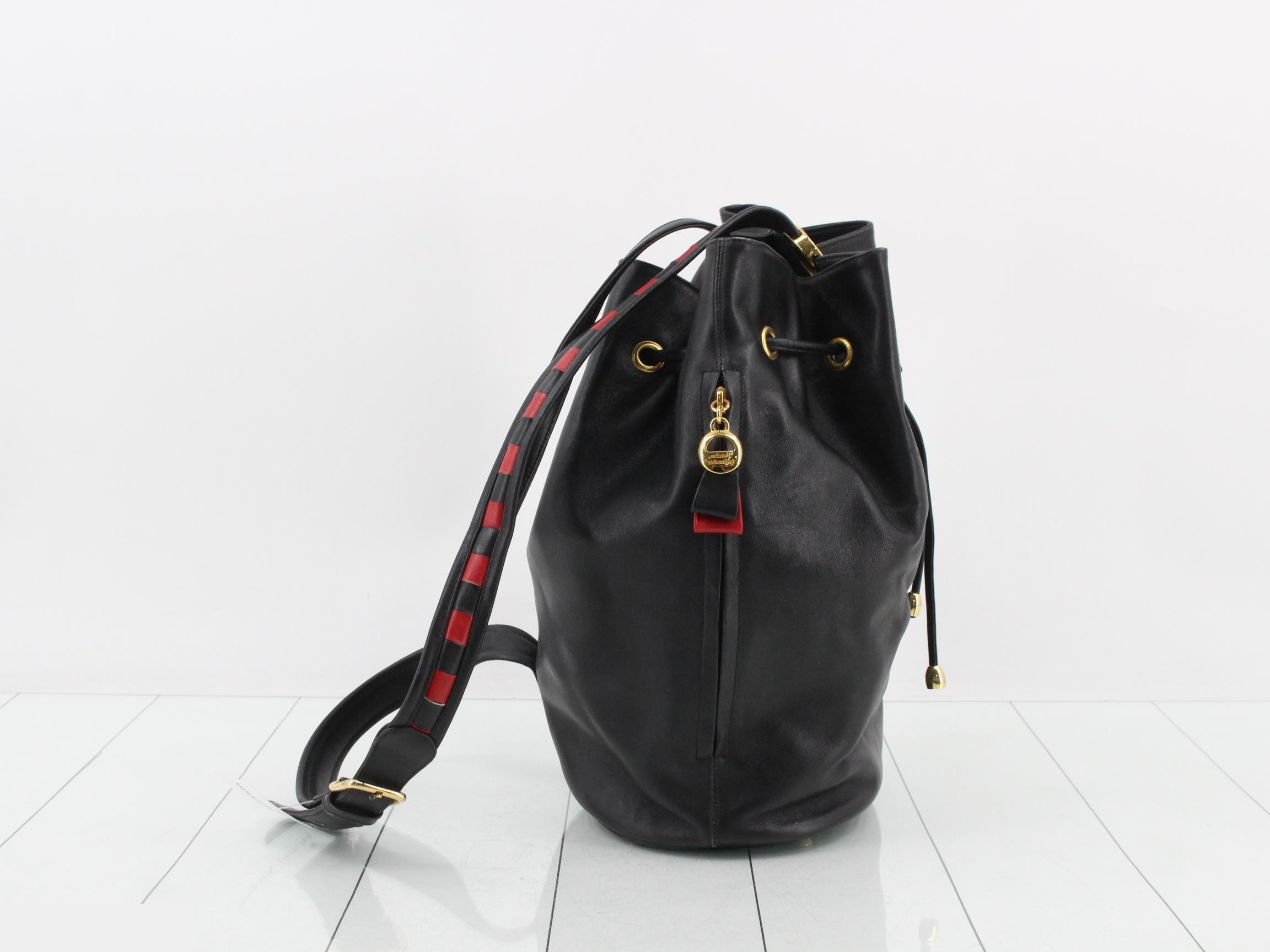 Shoulder bag, drawstring, leather, black, one-shoulder bag — view 4