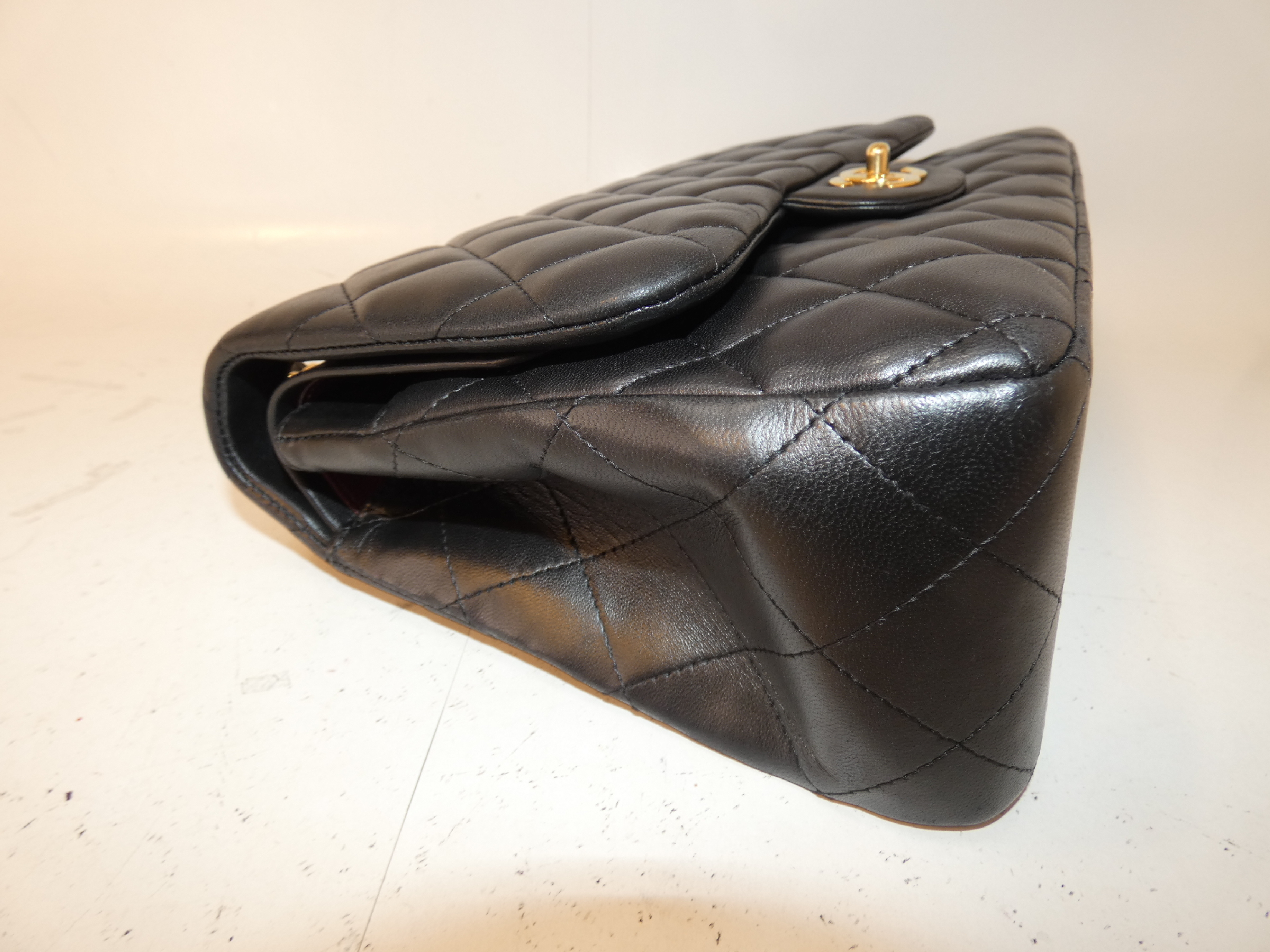 Matelassé Turnlock Chain Leather Black Shoulder Bag — view 6