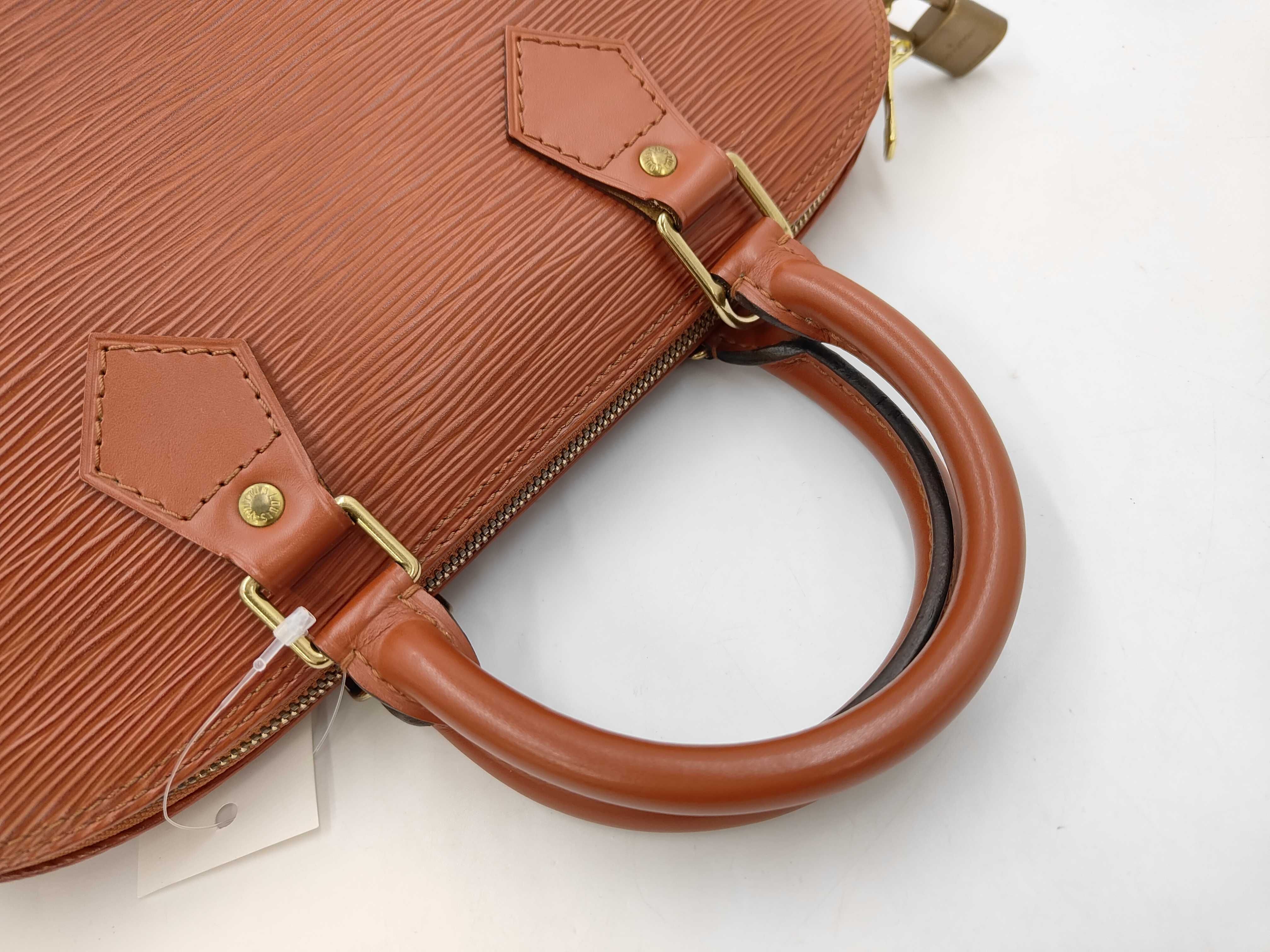 Epi Alma PM handbag (missing key) — view 4