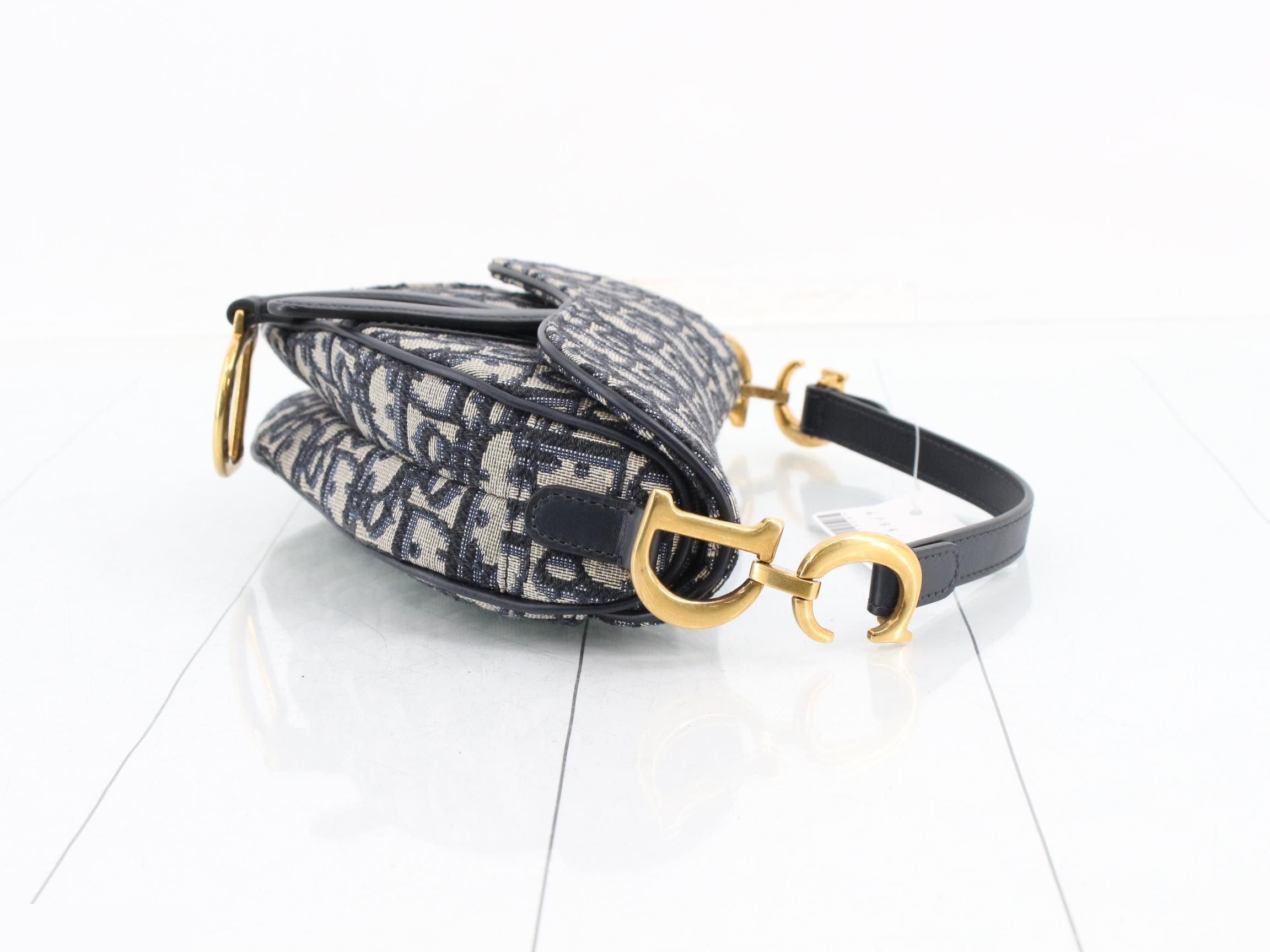 Navy saddlebag — view 3