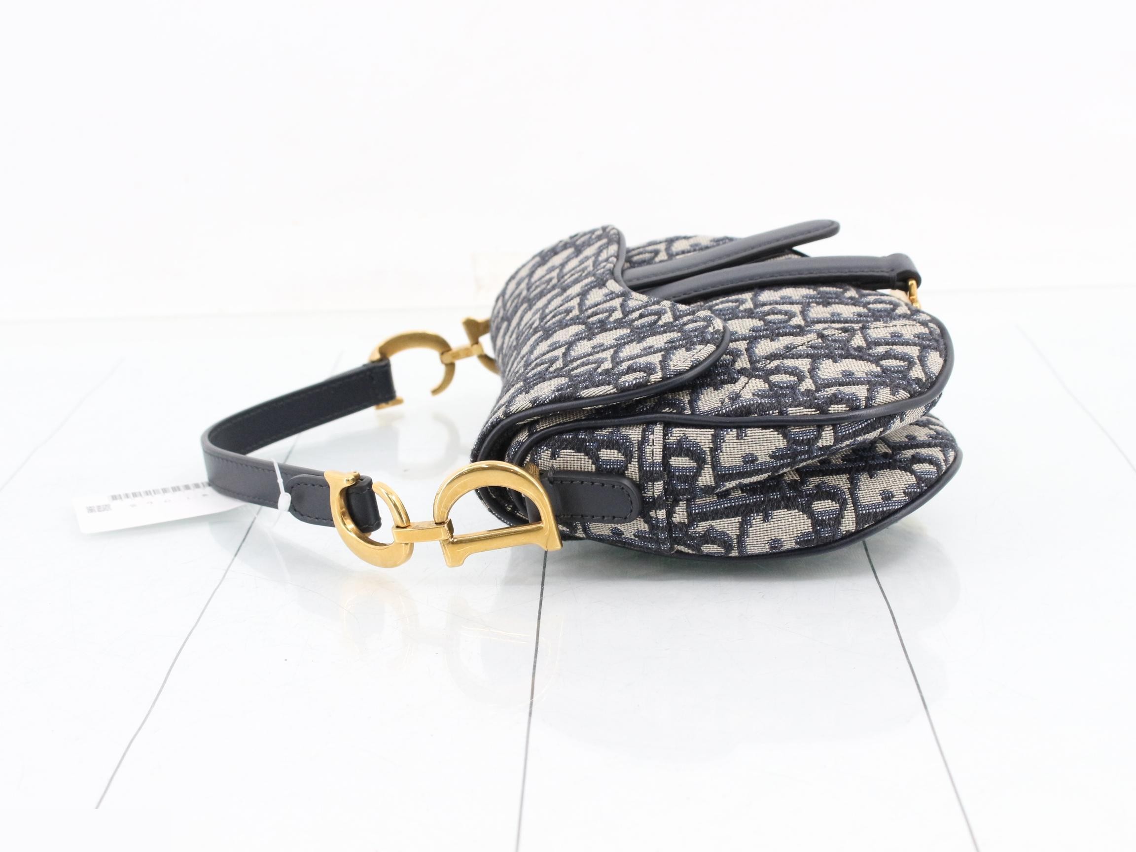 Navy saddlebag — view 4