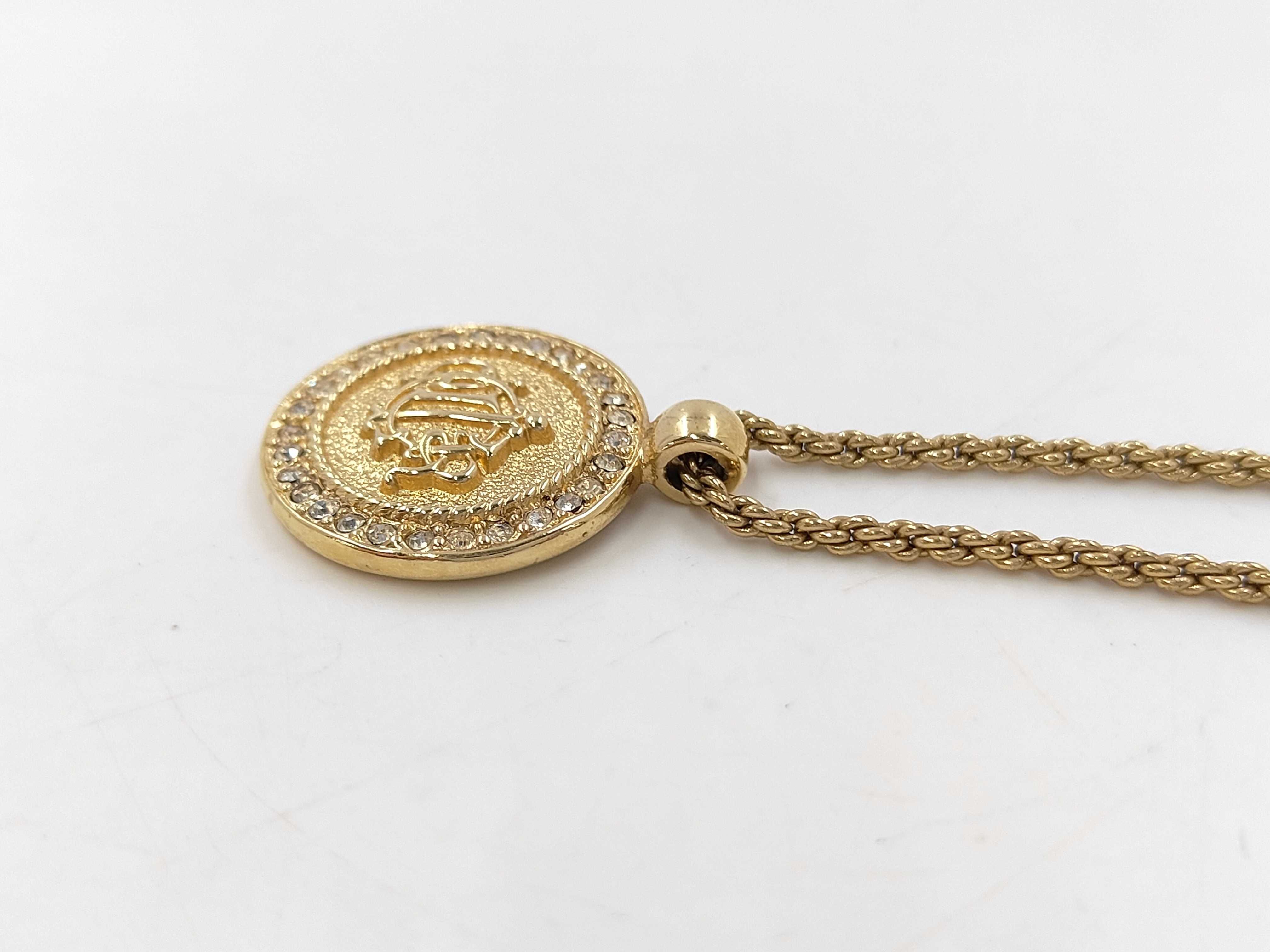 necklace — view 2