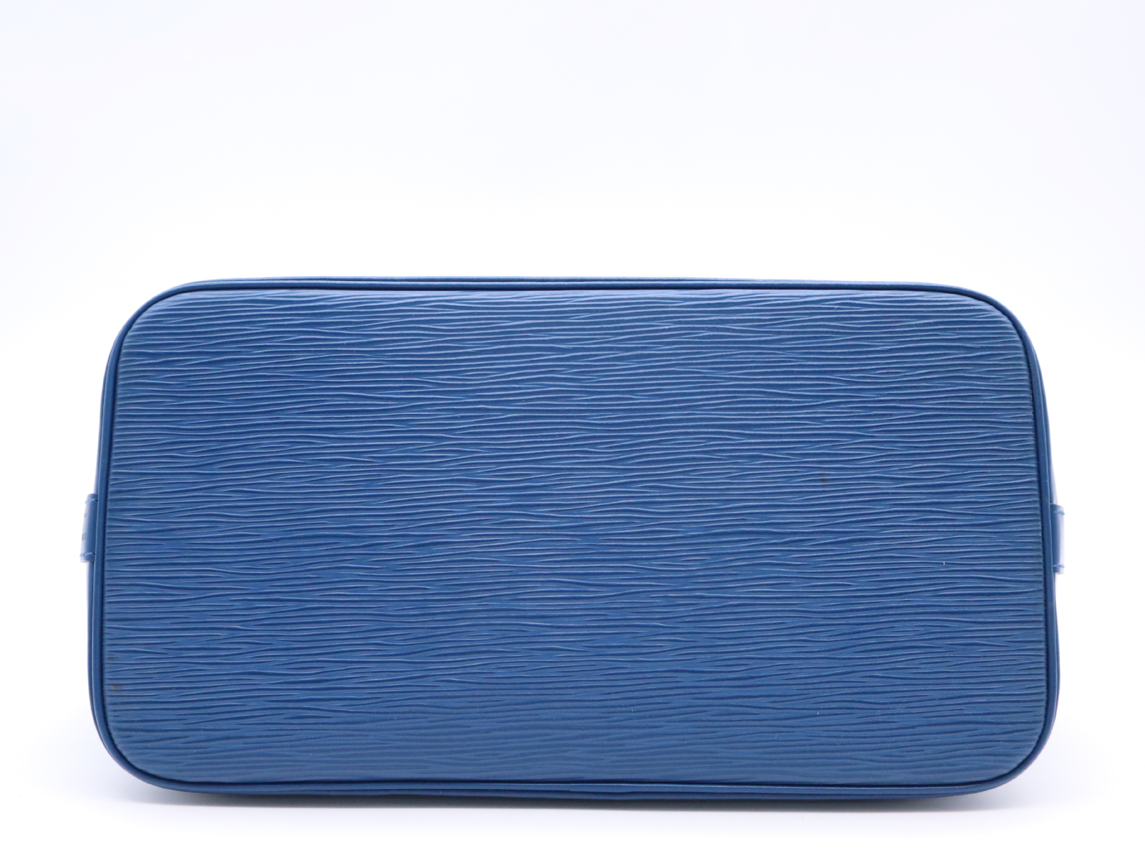M52145 Epi Alma Toledo Blue Handbag — view 4