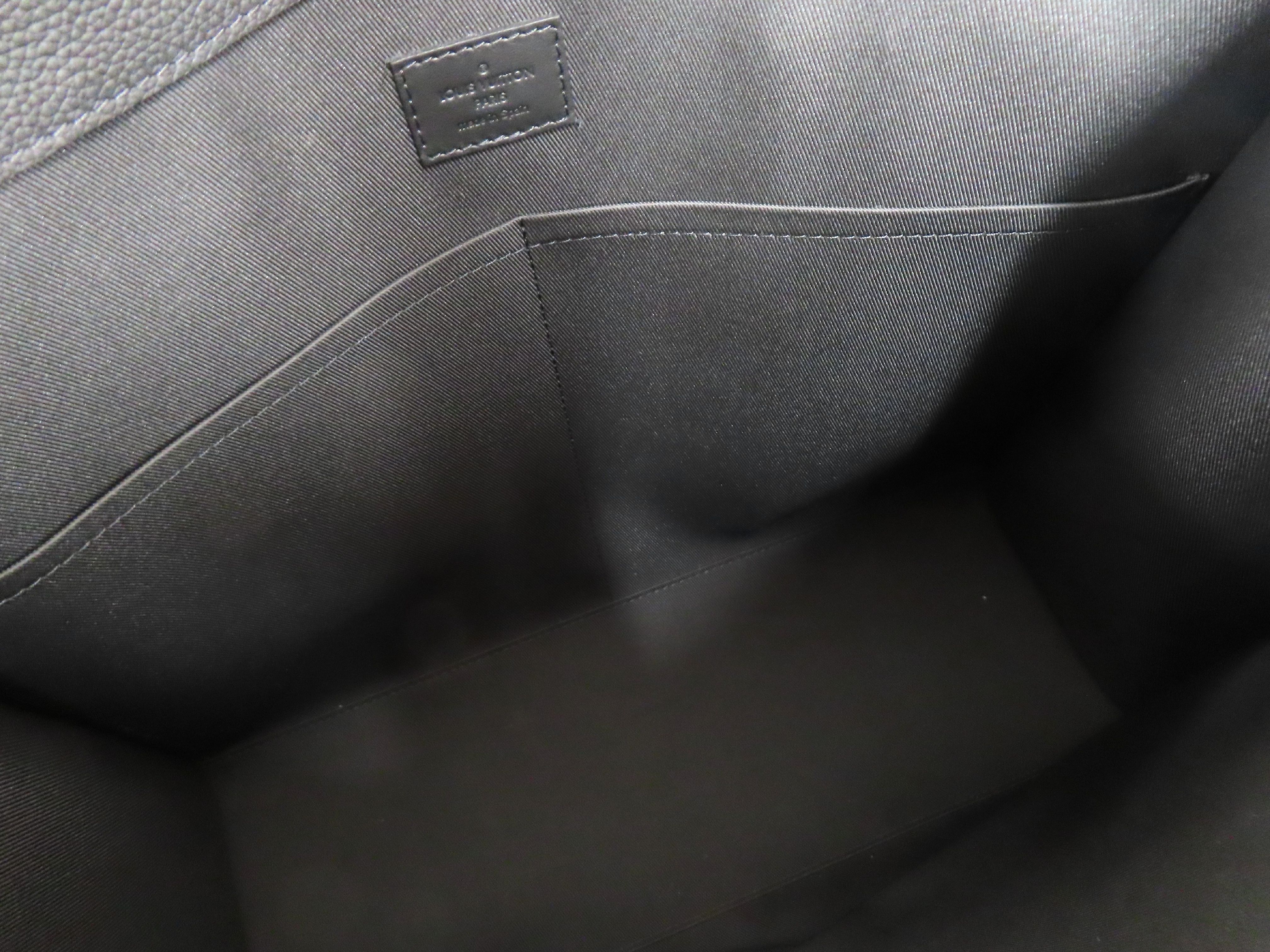 LV Aerogram Takeoff Tote M57308 Shoulder Bag — view 10