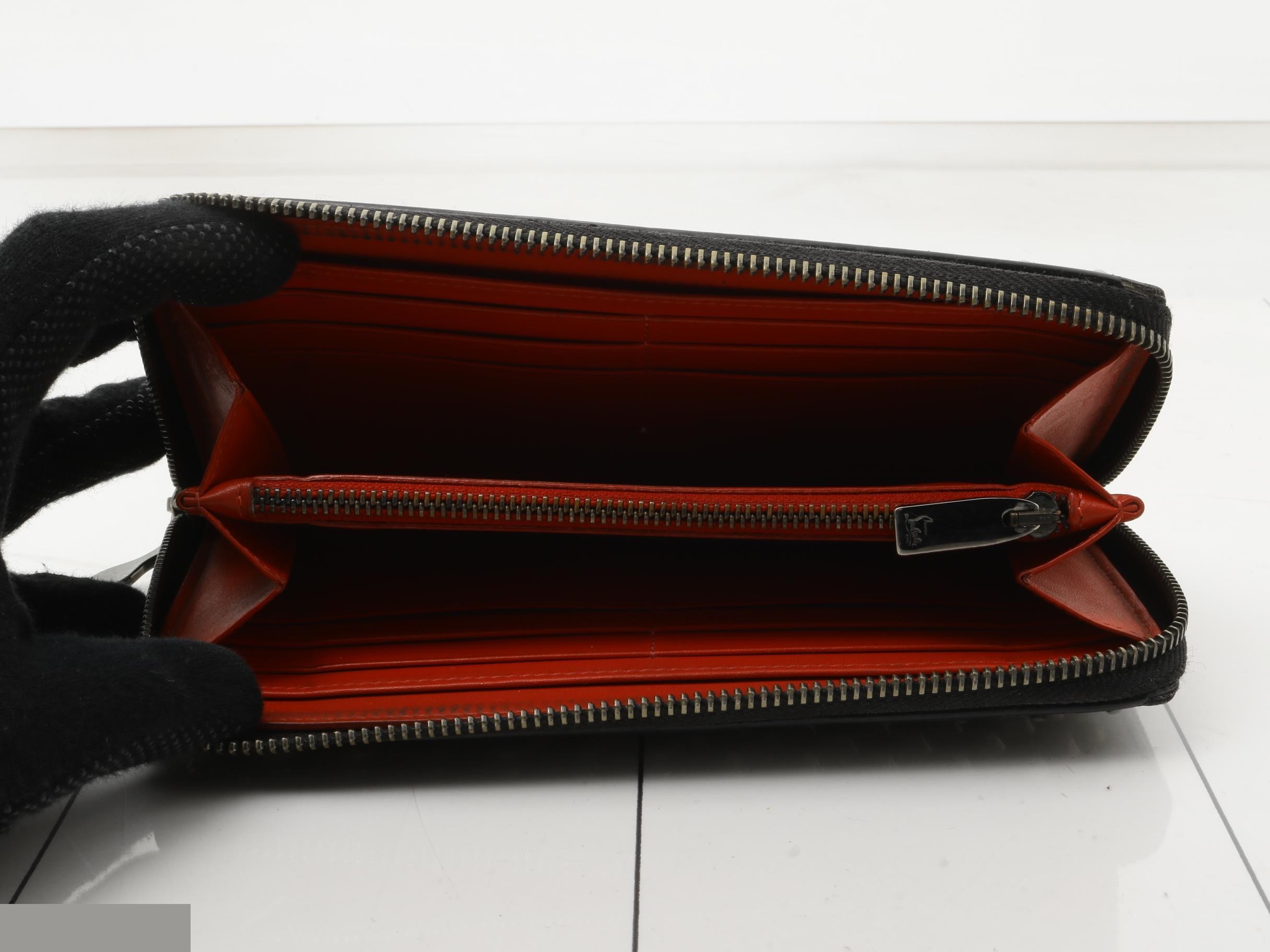 Other lines: Bags and Wallets — view 4