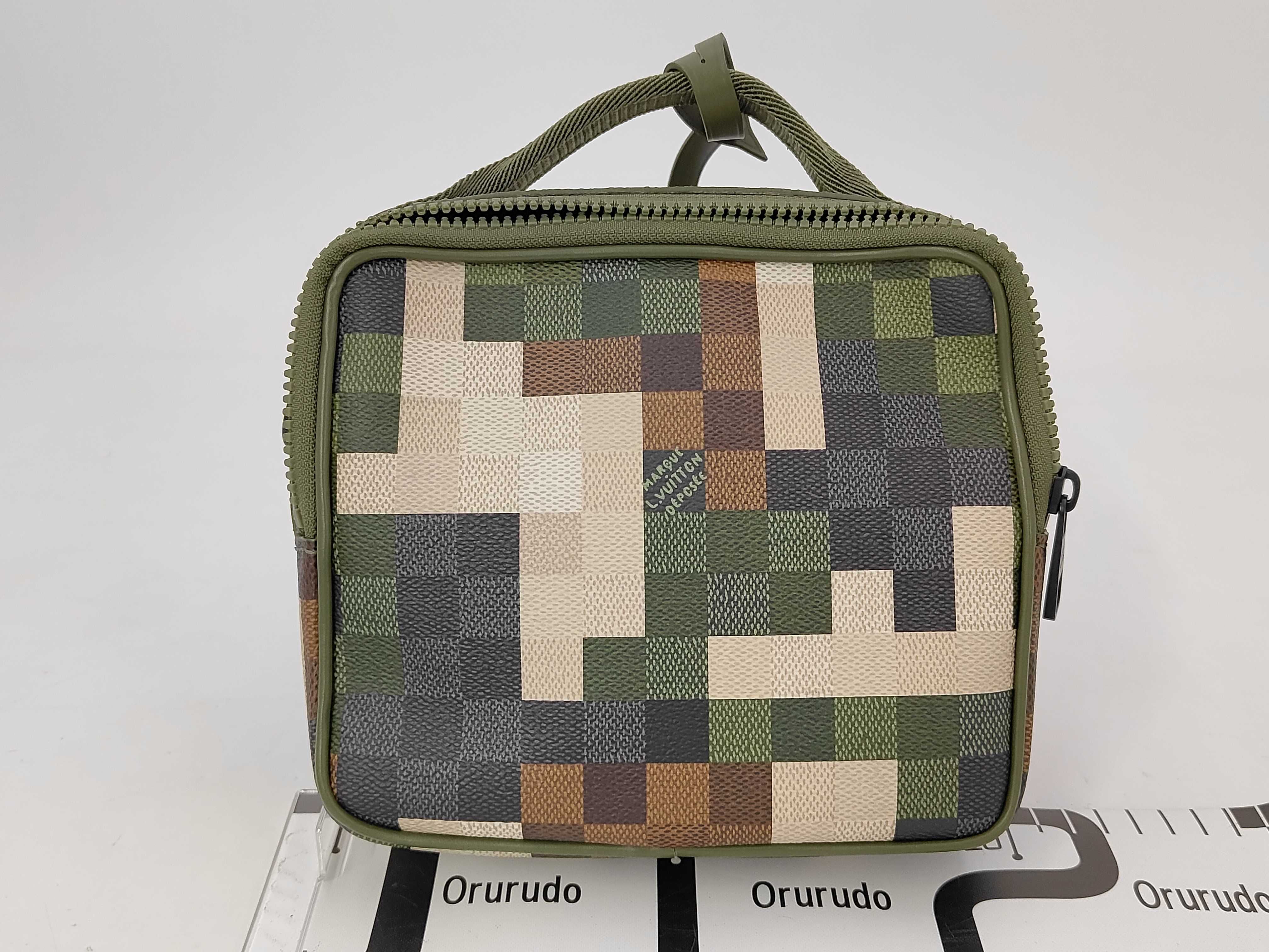 Damouflage Quest Messenger 2-way Shoulder Bag M24450 Green Shoulder Bag — view 2
