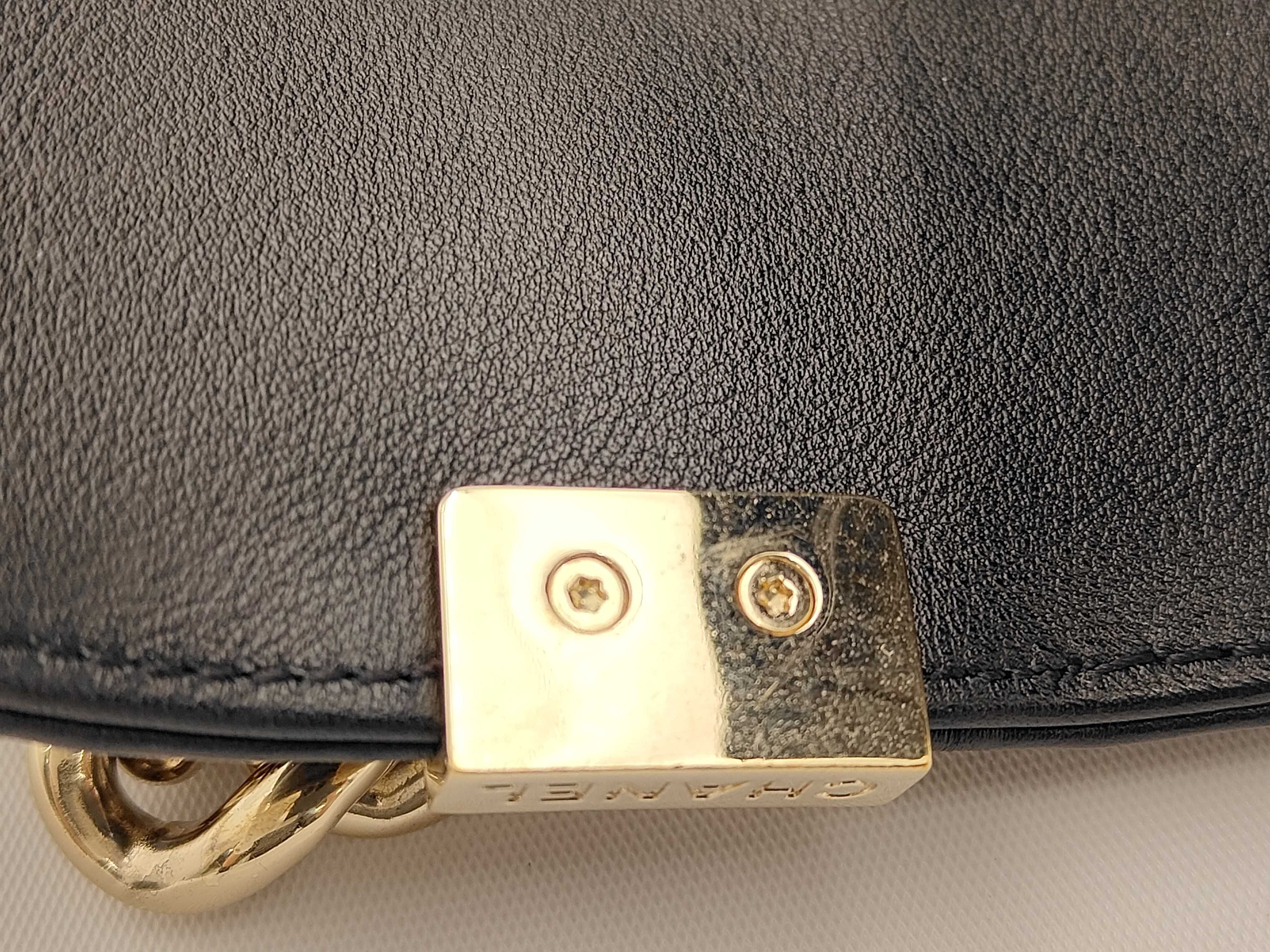 Boy Chanel V-stitch Lambskin Shoulder Bag — view 7