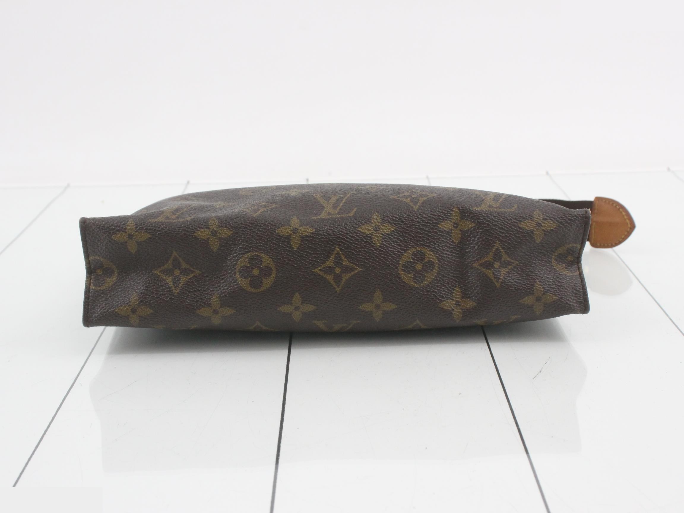 Pochette Toilette 26 Monogram M47542 — view 3