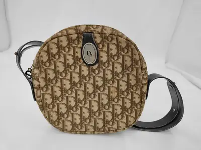 Trotter Shoulder Bag