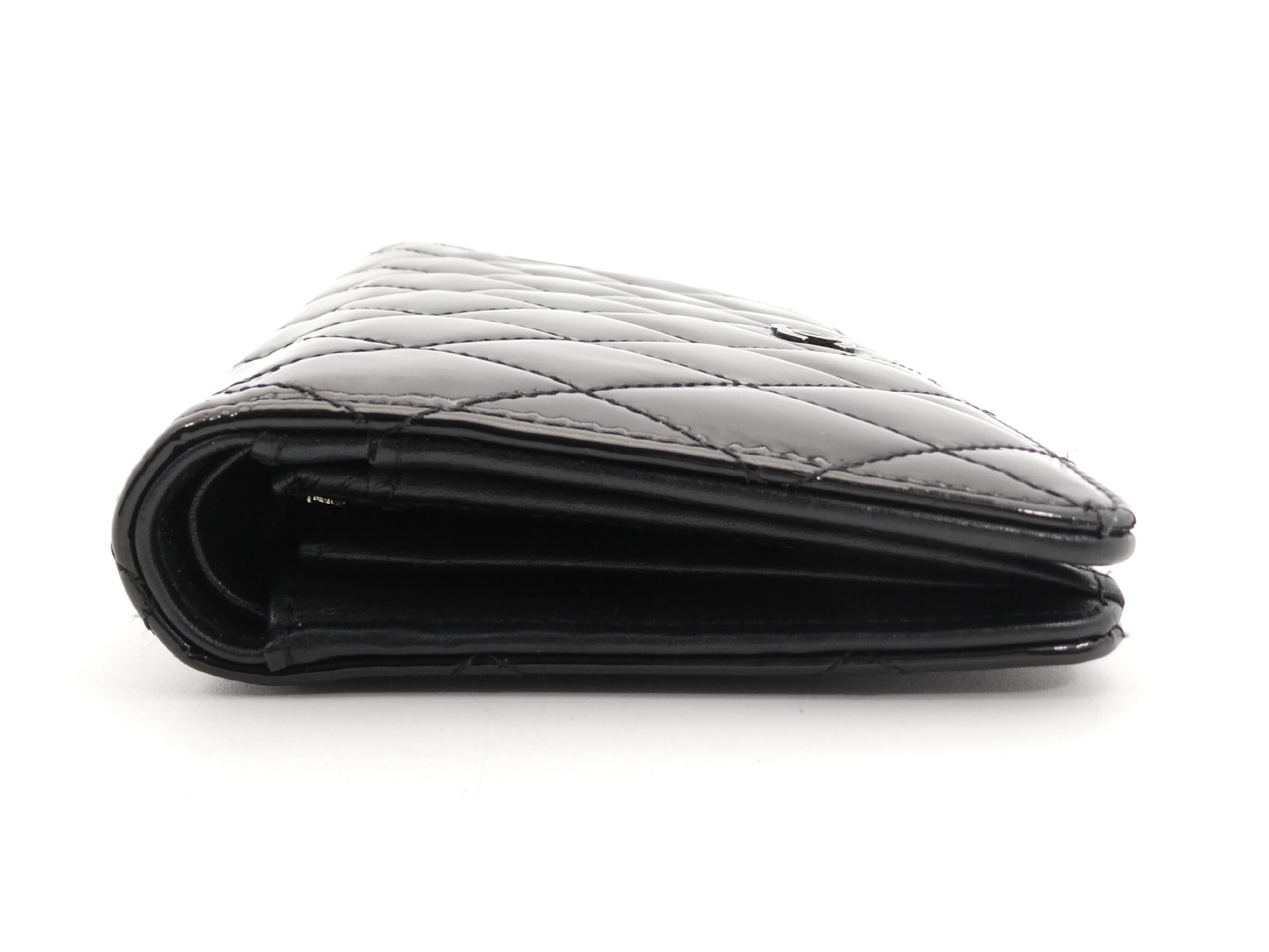 Matelassé Coco Mark Enamel Bi-fold Long Wallet — view 3
