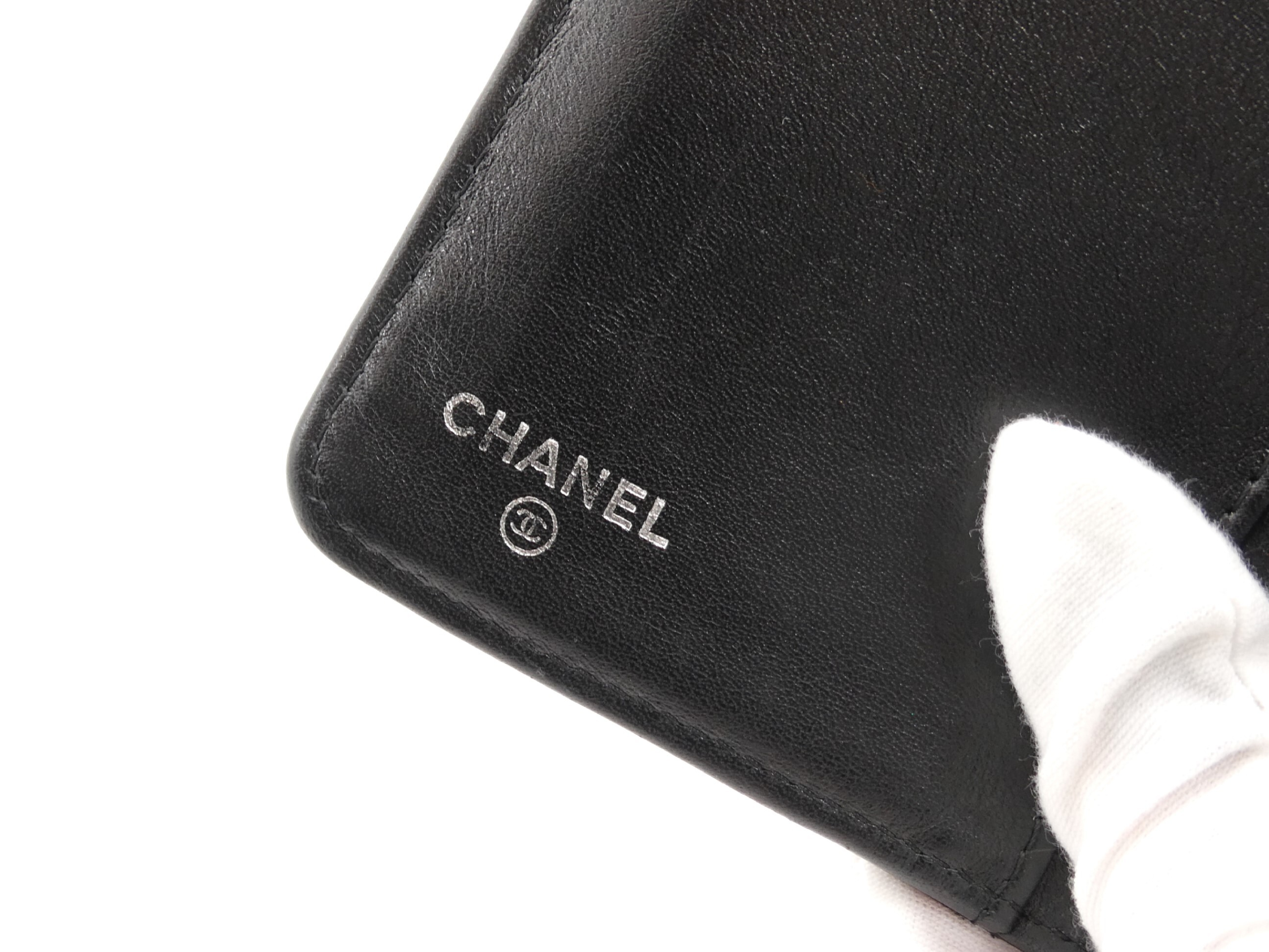 Matelassé Coco Mark Enamel Bi-fold Long Wallet — view 8