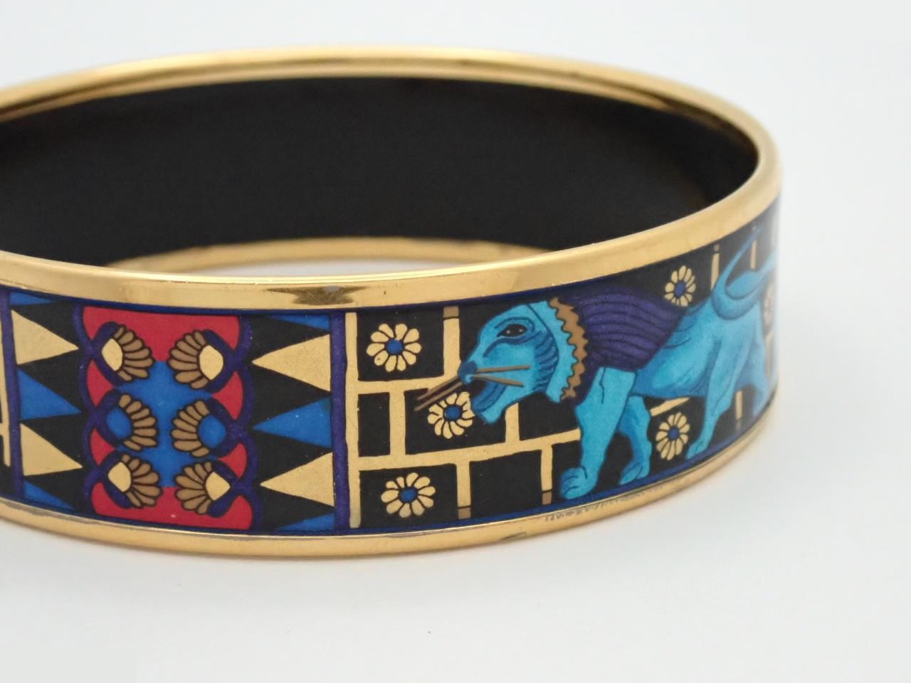 Enamel bracelet/bangle, black and blue, wrist circumference approximately 19.5 cm — view 3